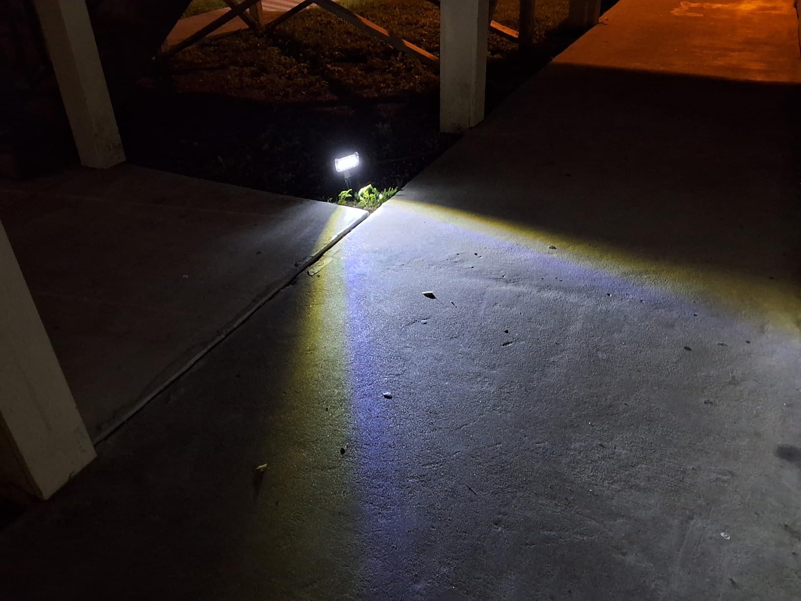 Solar Spot Lights Outdoor Waterproof IP65, Super Bright LEDs with Lens, 6500K 2 Lighting Modes, 2 in 1 Auto On/Off Solar Powered Spotlights for Yard Flag Landscape Tree, 4 Pack, Cool White customer photo 1