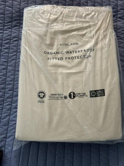 Avocado Organic Waterproof Mattress Protector, Washable Noiseless Fitted Cover, GOTS Certified, Greenguard, PFAS-Free, Plant-Based Moisture Barrier, Organic Cotton, Queen, 6