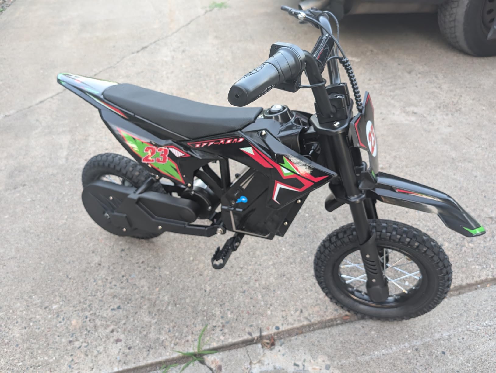 36V Electric Dirt Bike, 700W Peak Motor, Up to 15.5 MPH & 13.7 Miles, Rear Suspension & Dual Brakes, 3-Speed E-Bike for Kids Ages 3-10 (Black-Red) customer photo 2