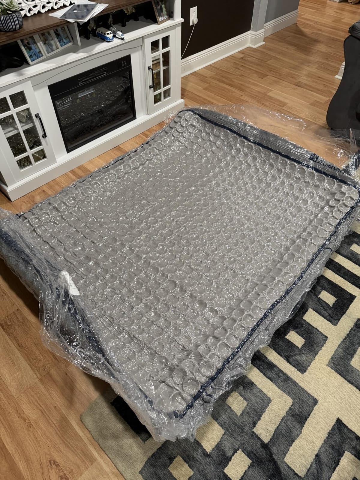 Avenco Queen Mattress 12 Inch, Luxury Hotel-Level Cooling Hybrid Mattress | Dual NanoGEL Memory Foam with SmartS Coil for Motion Isolation & Extra Back Support, Pressure Relief, CertiPUR-US Certified customer photo 2