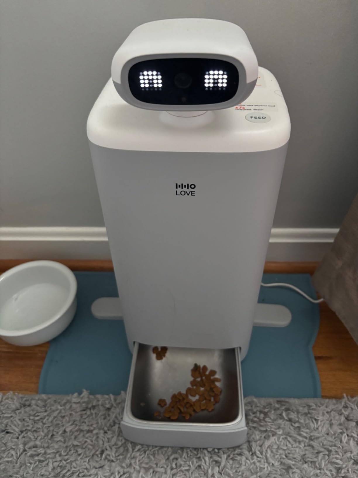 Yuno AI Smart Automatic Cat Feeder with 2K 360 degree Camera Auto-Track, AI Health Insights, Two-Way Audio, Night Vision Camera, 2.4G&5G WiFi, Small Dog Feeder, 5L customer photo 2