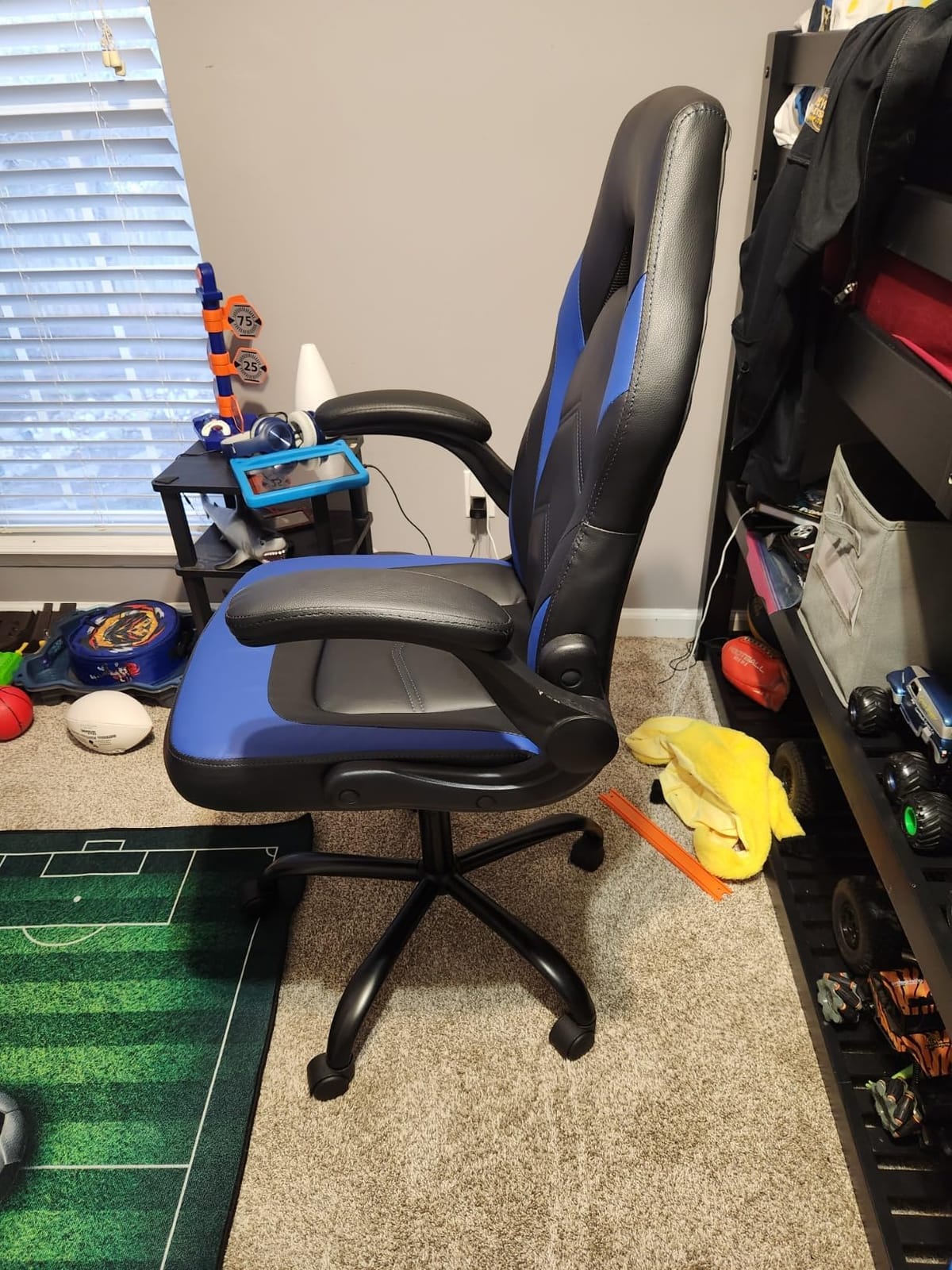 DUMOS Computer Gaming Chair, Home Office Desk Chair, PU Leather | Flip-up Armrest, Swivel Wheels, Lumbar Support, Video Game, Height Adjustable, Black customer photo 1