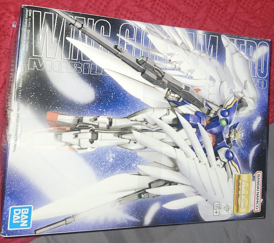 Bandai Hobby Wing Gundam Zero Version EW 1/100 - Master Grade customer photo 1