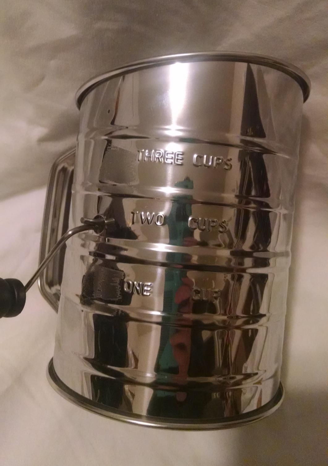Norpro 3-Cup Stainless Steel Rotary Hand Crank Flour Sifter With 2 Wire Agitator customer photo 1