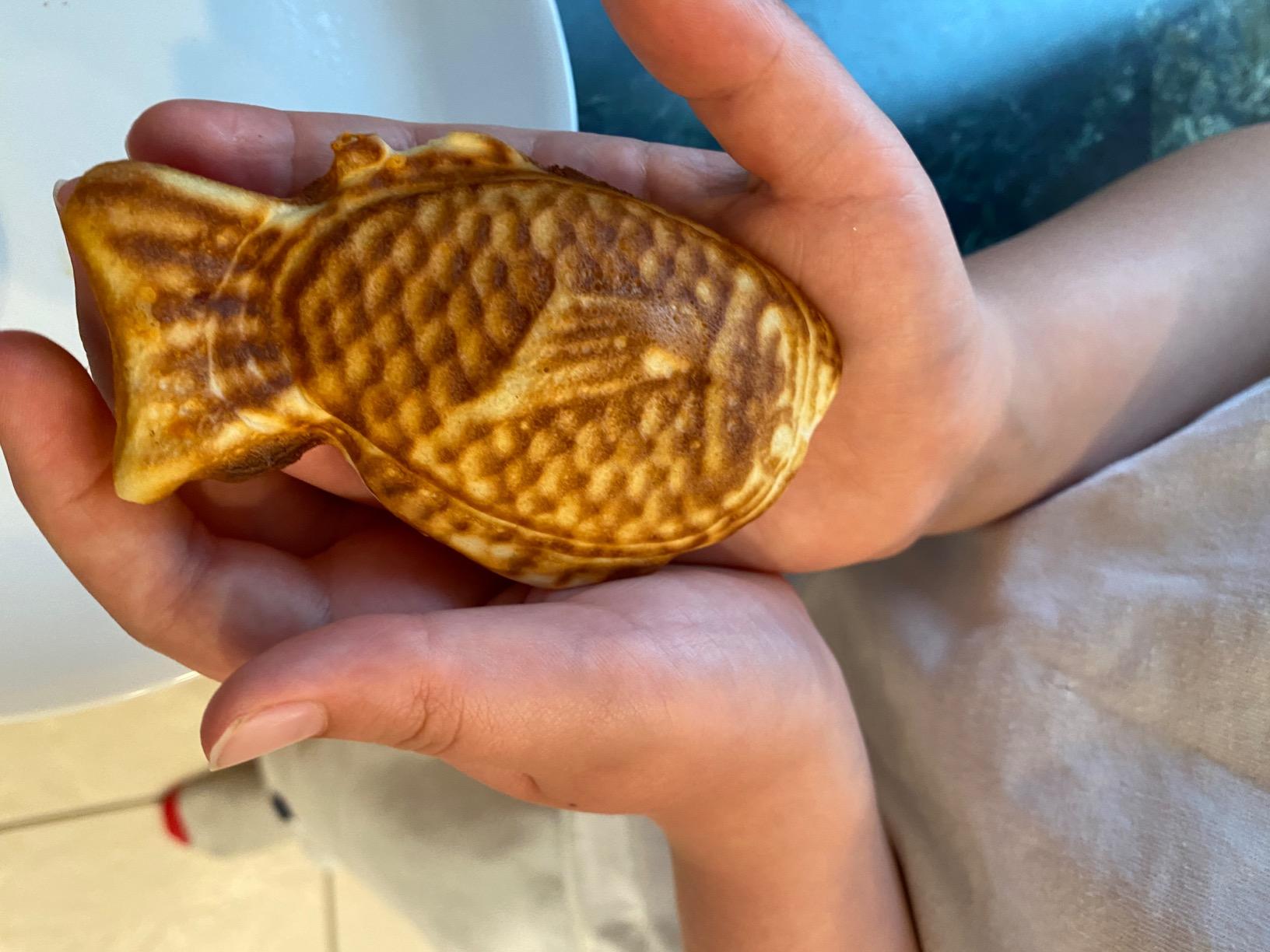 Iwachu Cast Iron Taiyaki (fish shaped cake) Pan Mini, Made in Japan customer photo 1