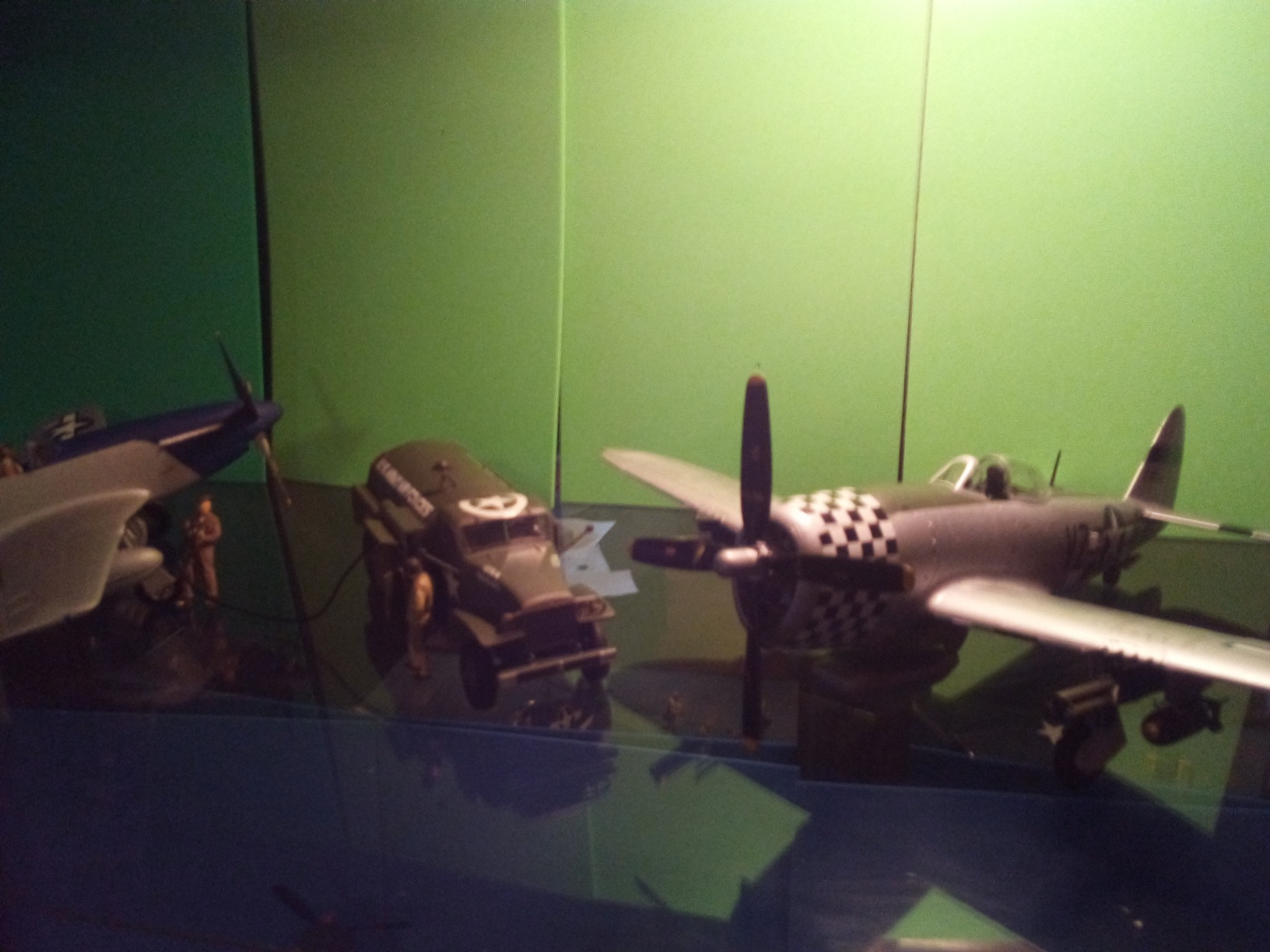 Tamiya 61090 1/48 P-47D Thunderbolt Bubbletop Plastic Model Airplane Kit customer photo 2