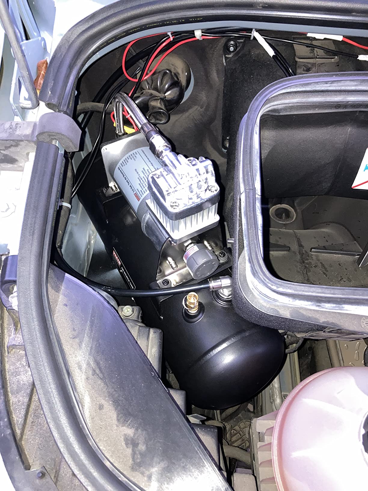VIAIR 150 PSI High-Flow Air Source Kit | Portable On Board Air Compressor with 2 Gallon Tank for Truck, Air Horns, Suspension, Air Locker, Black customer photo 2