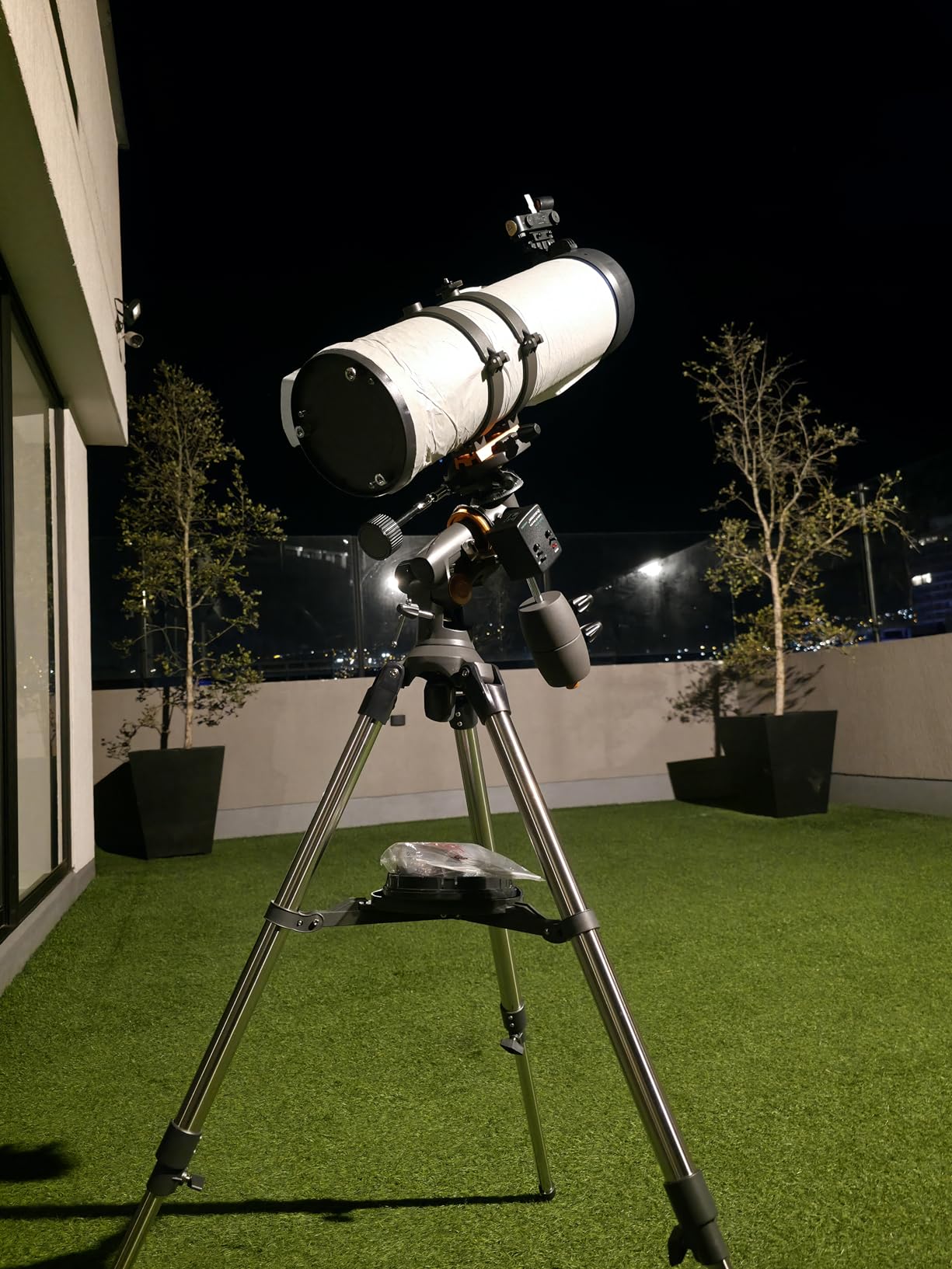Celestron AstroMaster 130EQ-MD Telescope with Motorized Tracking customer photo 2