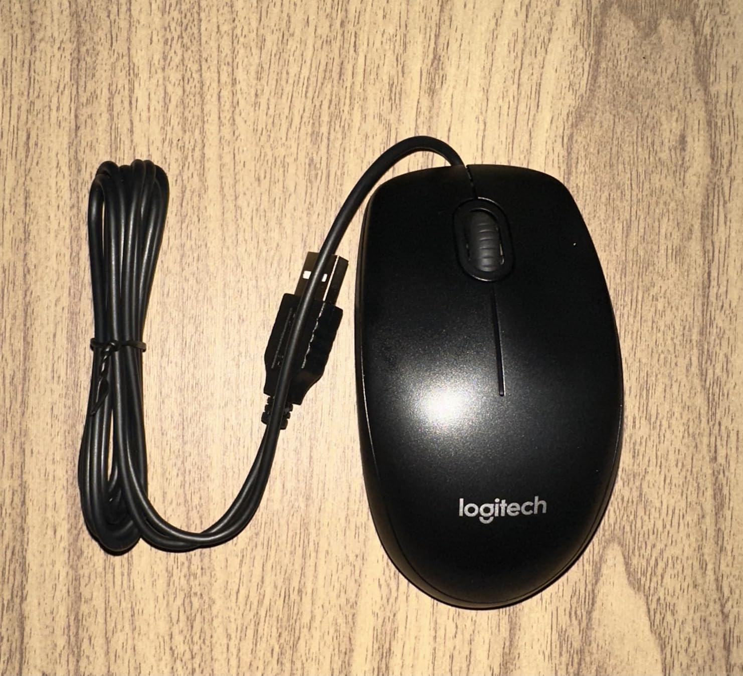 Logitech B100 Ambidextrous Wired Mouse - Black | USB corded, right or left hand use, for computer and laptop customer photo 1