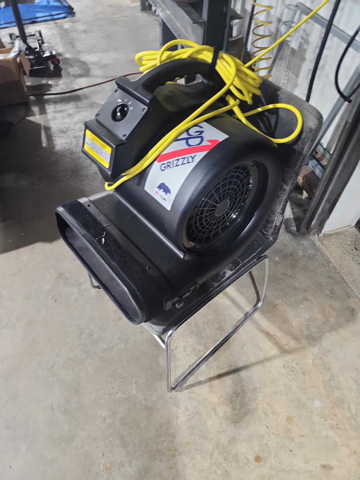 B-Air Grizzly Gp-1 1 HP 3550 CFM Air Grizzly Mover Carpet Dryer Floor Fan for Water Damage Restoration Equipment & Pet Cage Dryer, Black customer photo 1