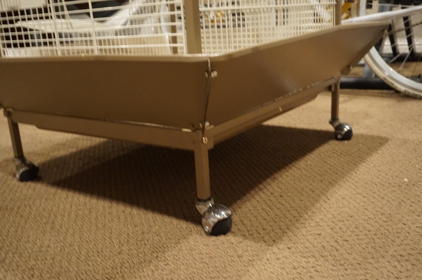 Prevue Pet Products Pagoda Cockatiel Cage with Seed Guards - Cocoa & Cream customer photo 2