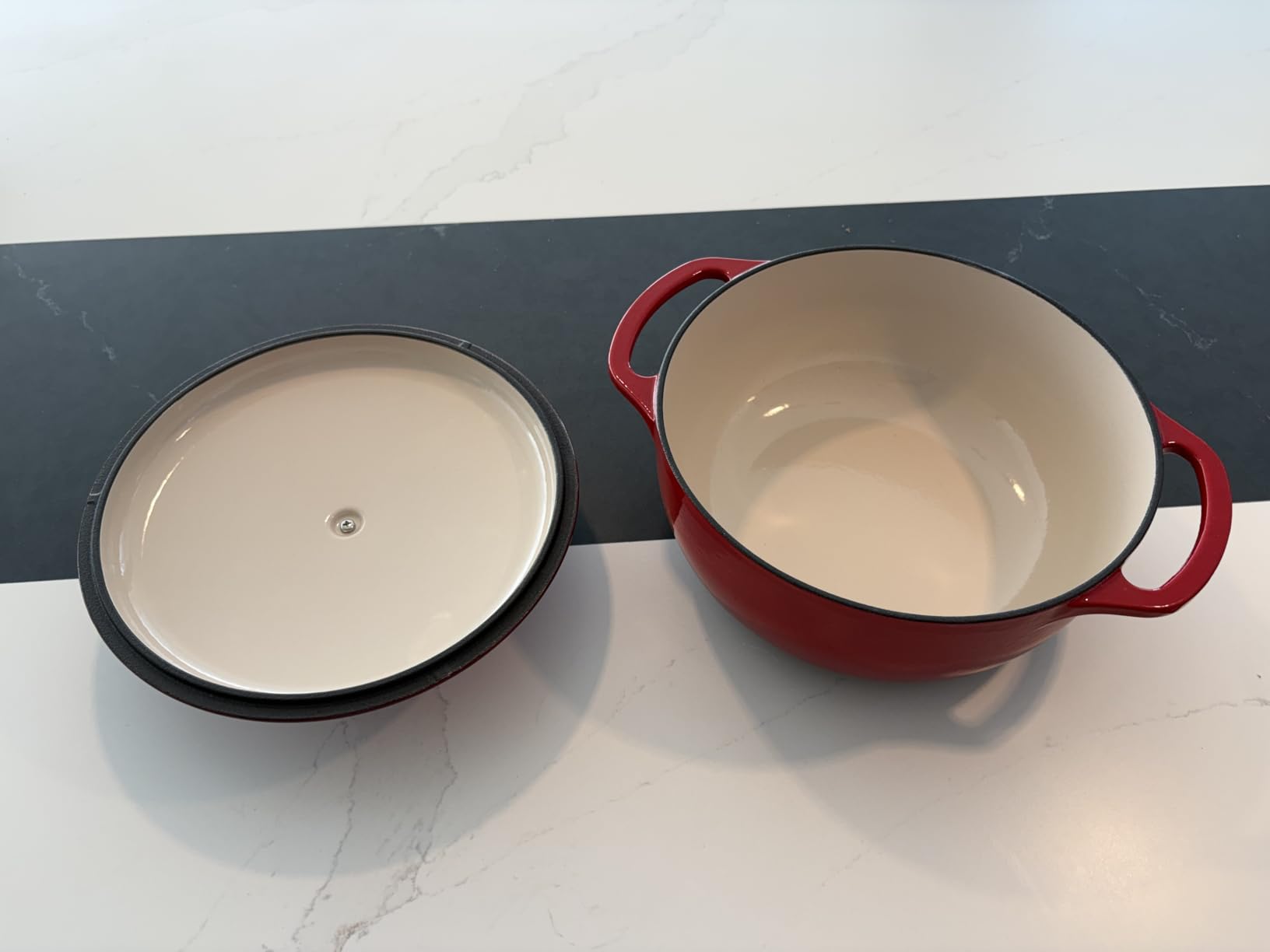 Lodge Essential Enamel Cast Iron Dutch Oven, 4.5 Quart, Island Spice Red customer photo 1