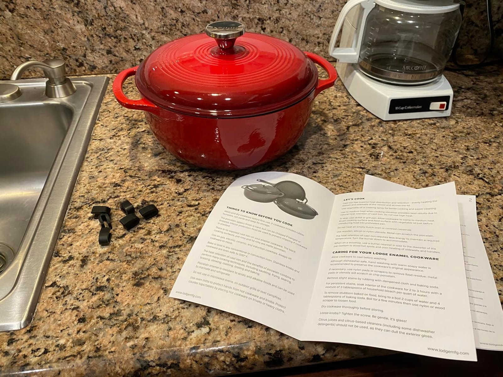 Lodge Essential Enamel Cast Iron Dutch Oven, 4.5 Quart, Island Spice Red customer photo 2
