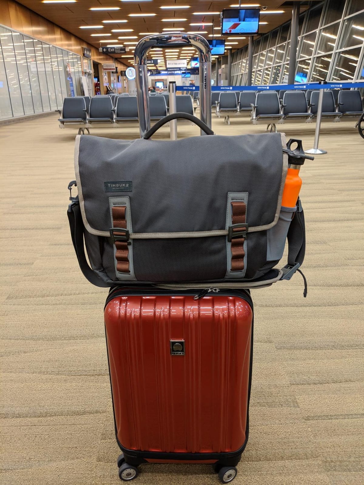 DELSEY PARIS Helium Aero Hardside Expandable Luggage with Spinner Wheels, Blue Cobalt, Carry-On Plus 21 Inch customer photo 1
