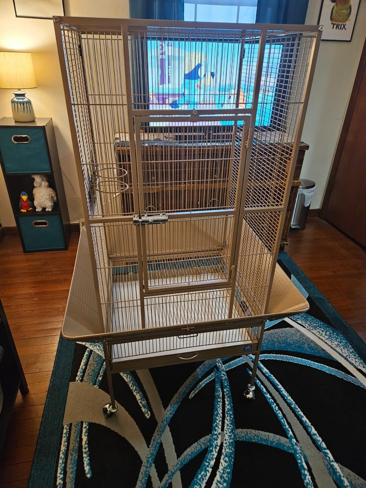Prevue Pet Products Park Plaza Bird Cage with Perches - L, Black Hammertone customer photo 1