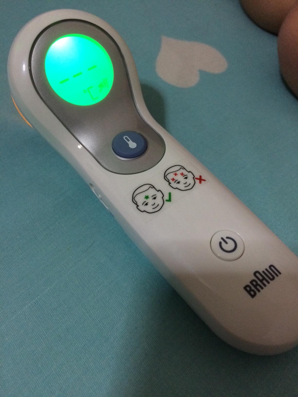 Braun Digital No-Touch Forehead Thermometer, 6.4 Ounce, White | Touchless Thermometer for Adults, Babies, Toddlers & Kids, Color-Coded Fever Guidance, Fast, Reliable, and Accurate Results customer photo 2