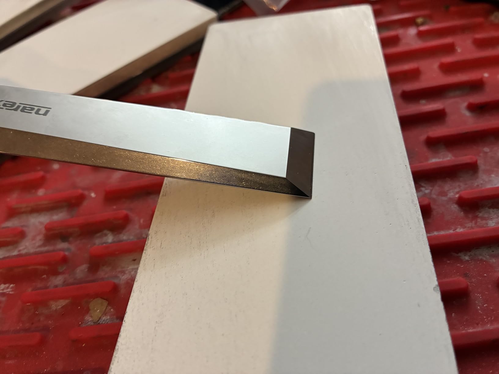 Narex 50 mm (2 Inch) Woodworking Cabinetmaker's Chisel with Beech Handle 810150 customer photo 1