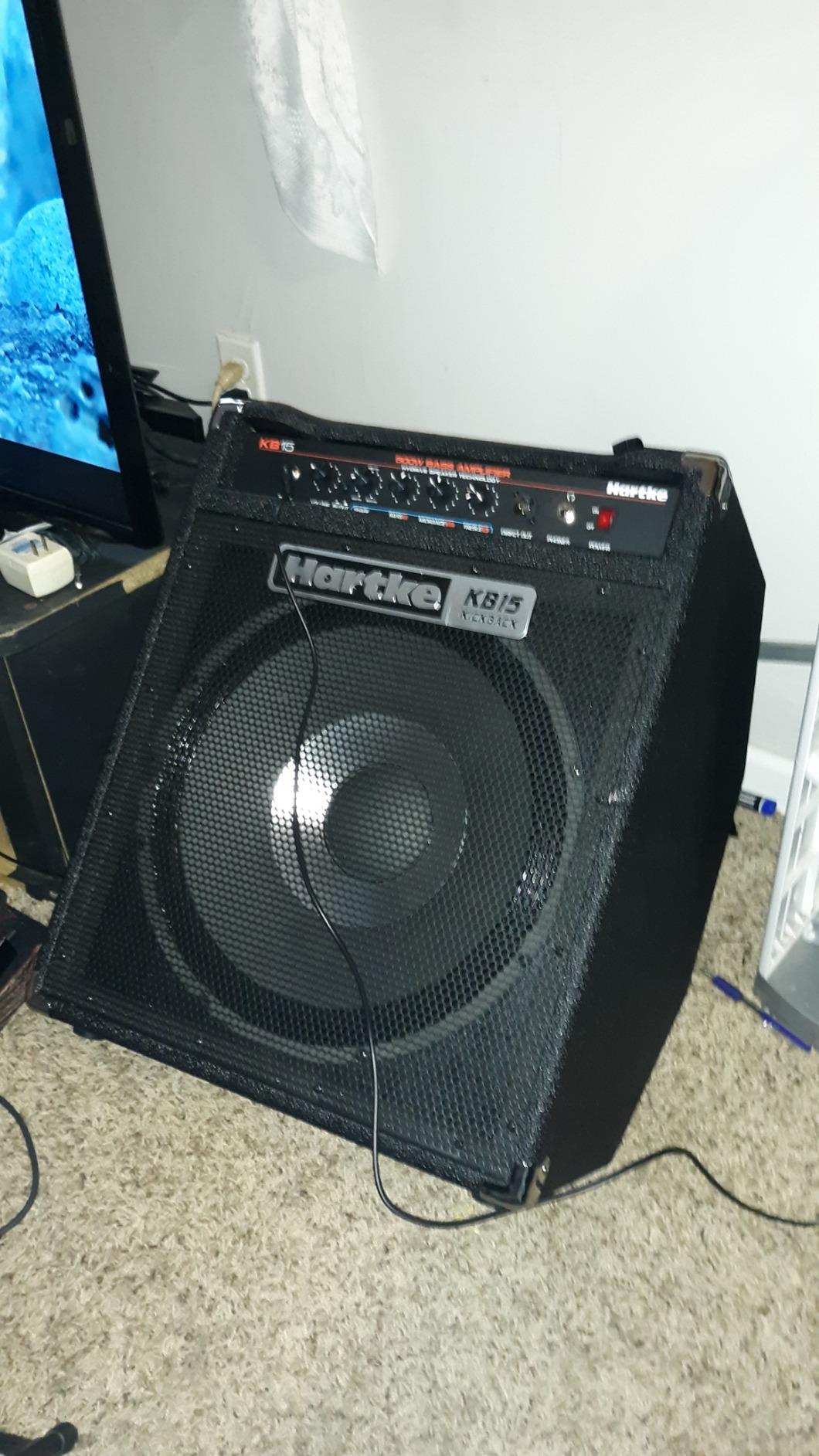 Hartke HMKB15 Kickback Bass Combo Amplifier, 1x15