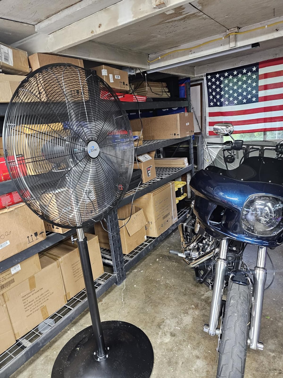 iLiving ILG8P30-72 Commercial Pedestal Floor Fan, 30-Inch, Industrial Heavy Duty Floor Standing Fan with 7261 CFM, Perfect for Home, Shop, Bedroom, Gym, Garage, Black customer photo 1