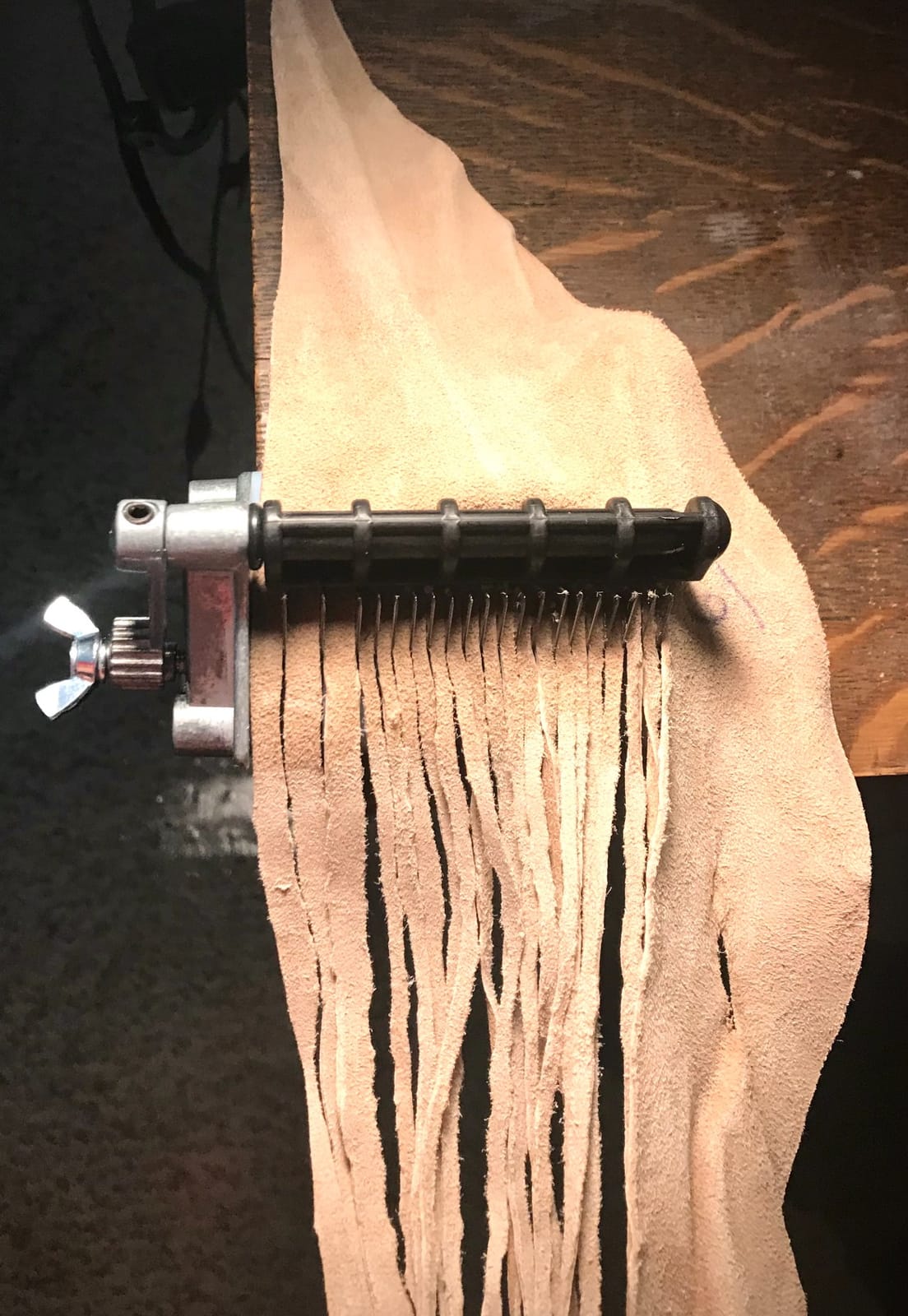 Tandy Leather Table-Top Leather Lace Cutter - Fast Straight Cutting for Fringe Belts and Straps - Adjustable Multi-Blade Leather Craft Workshop Cutting Tool customer photo 1