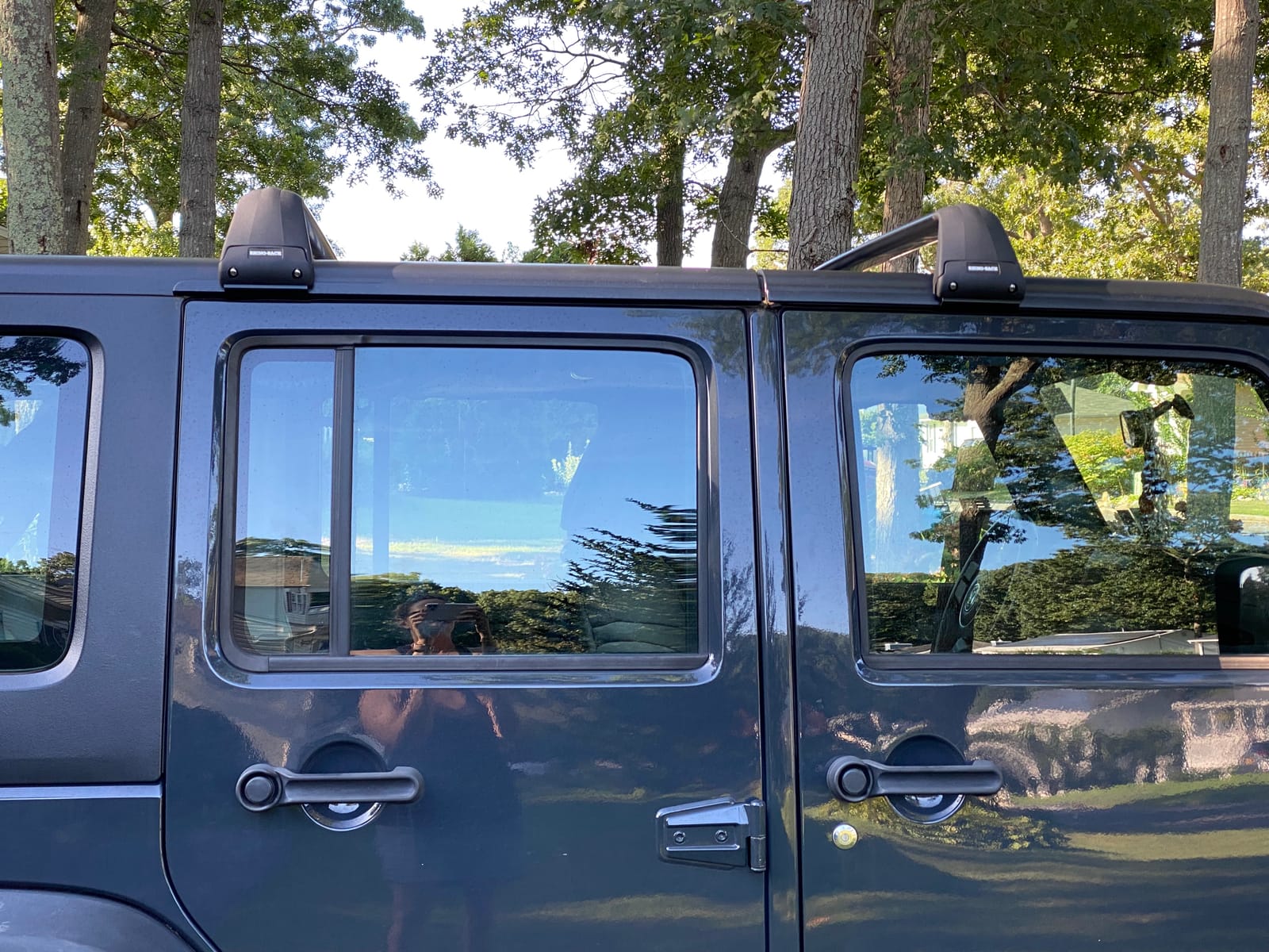 Rhino-Rack Roof Rack Compatible with Jeep Wrangler Unlimited JK JL JT Gladiator 4 Door Hard Top, Gutter Mount, Powder Coated Aluminum Vortex Bars, High Strength Glass Filled Nylon Legs, Black (SG59) customer photo 2