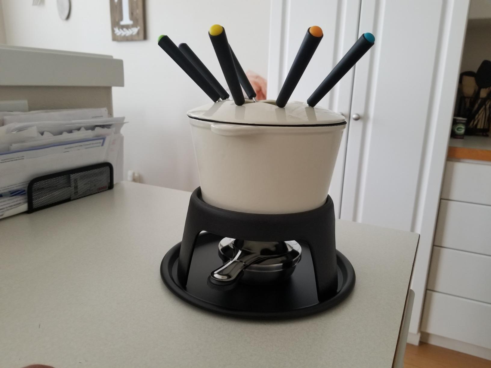 Artestia Cast Iron Fondue Pot Set for Chocolate Cheese, Swiss Fondue Set for Meat with 6 Fondue Forks, Cheese Camping Fondue Set Serve 6 Persons (White) customer photo 2
