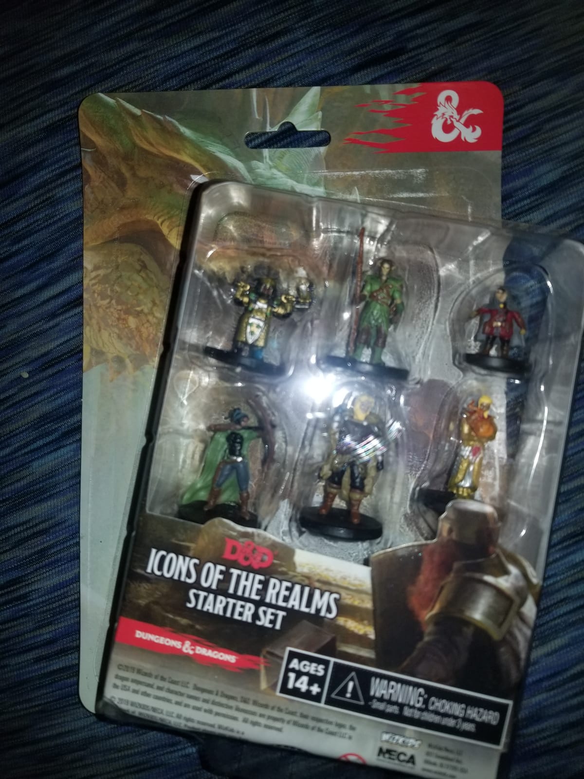 WizKids D&D Icons of the Realms Starter Set, Featuring 5 Returning Figures and 1 New Hero, Gold Color, Fantasy Theme customer photo 1