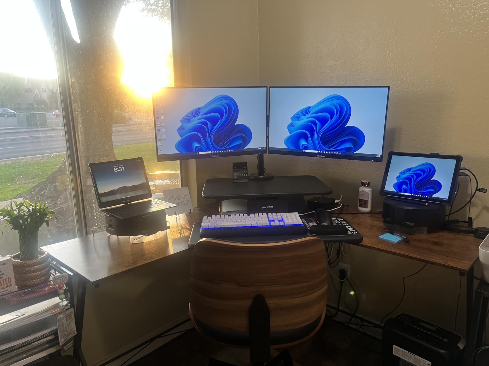Mount-It! Standing Desk Converter, Stand Up Desk Riser with Dual Monitor Mount, Adjustable Workstation in Black, Top Platform 23