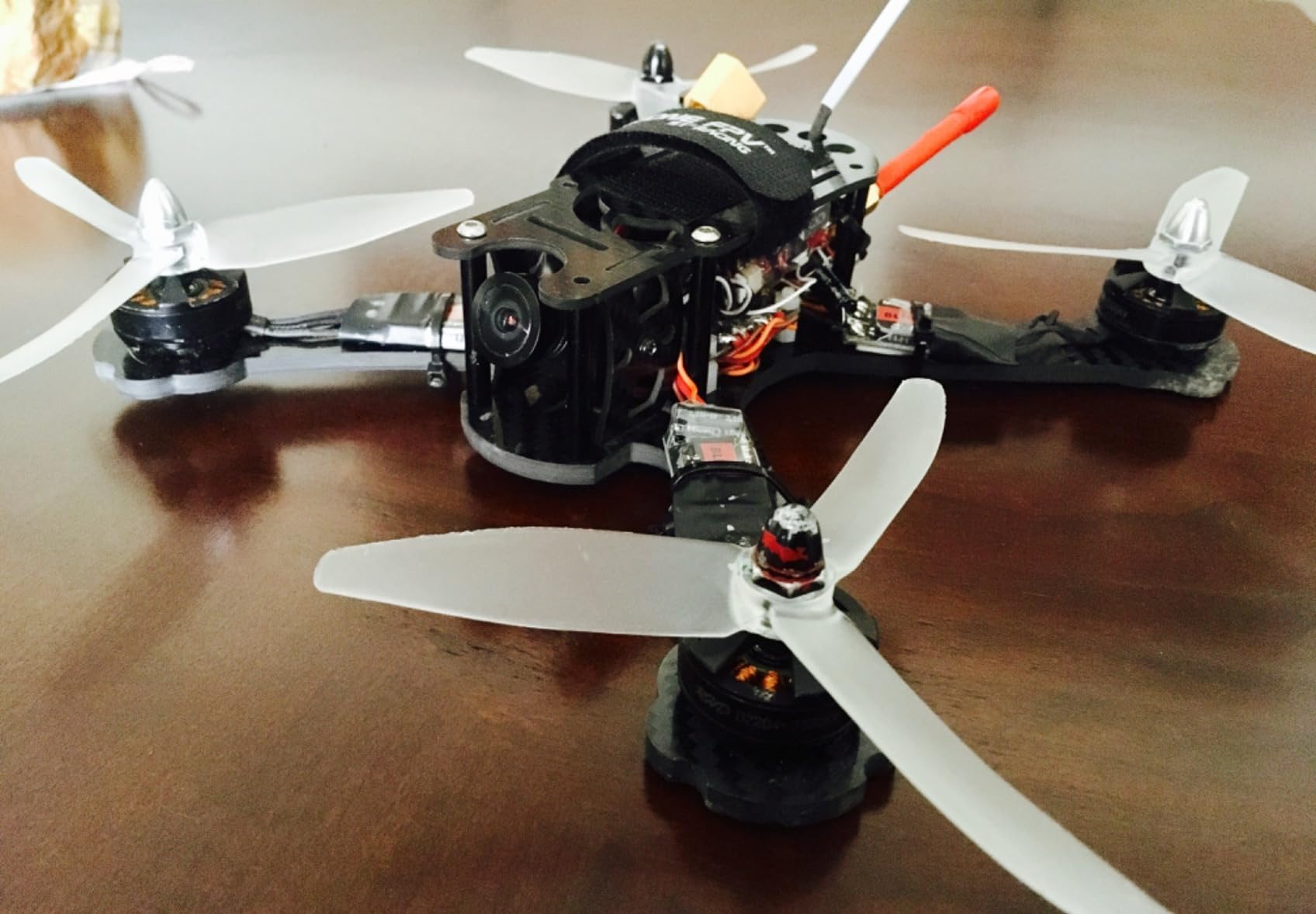 AKK KC04 5.8G 600mW FPV Transmitter 700TVL 2.8mm 120 Degree FPV Camera for Racing Quadcopter customer photo 2