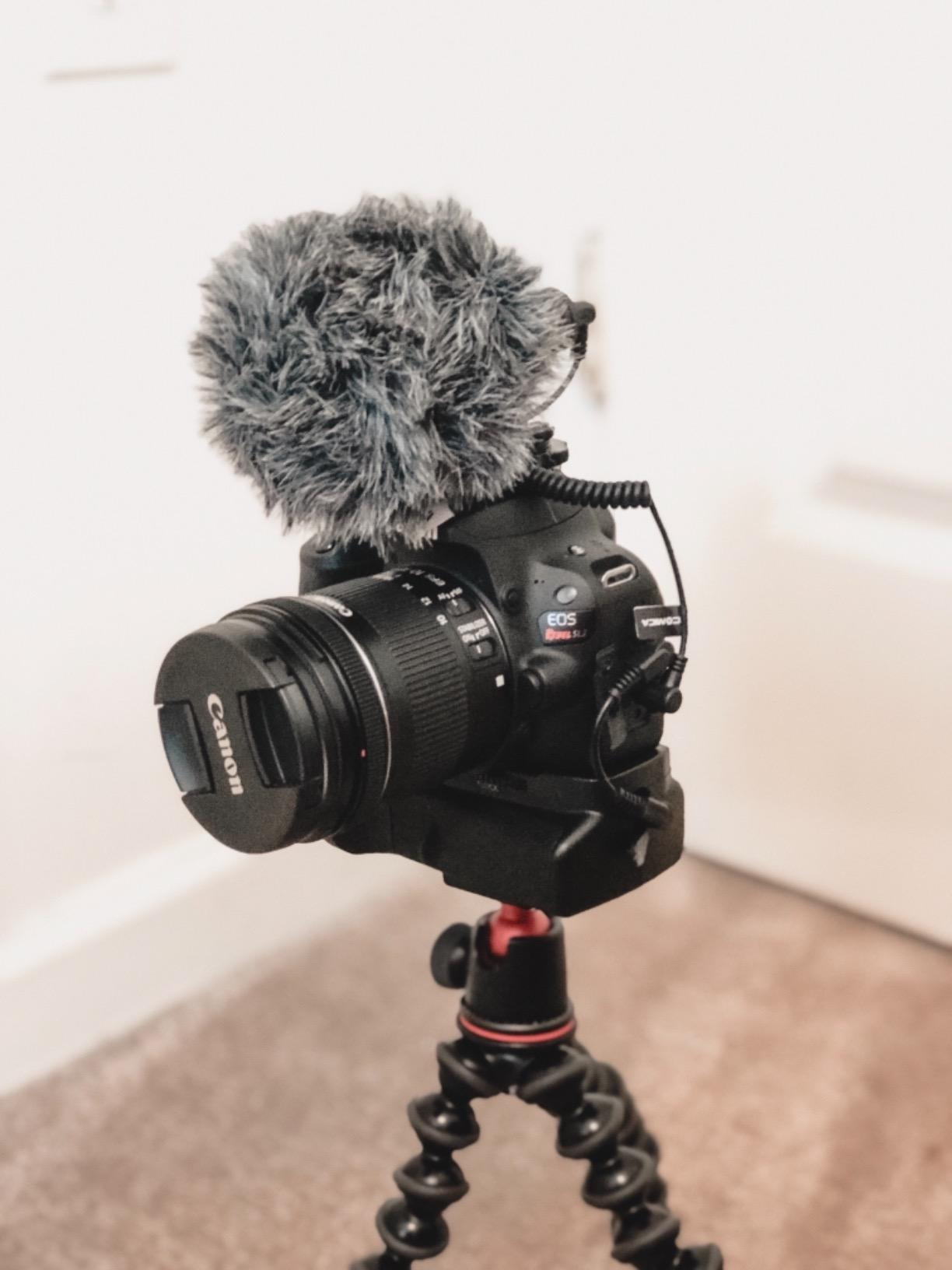 Camera Microphone,Comica CVM-VM10II Professional Video Microphone with Shock Mount, Deadcat,Compact Shotgun Mic Compatible with iPhone,DSLR Camera,Android Smartphones- Perfect for TikTok YouTube Vlog customer photo 2