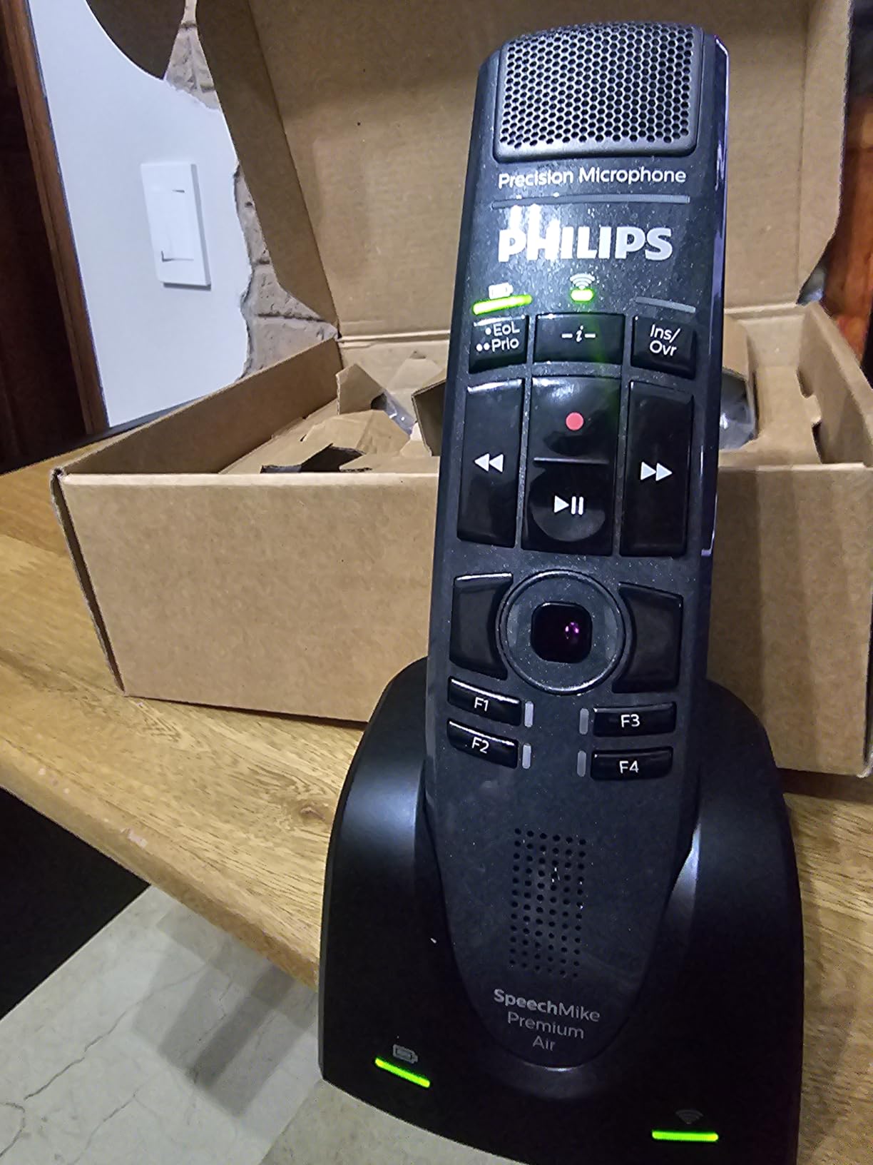 Philips SpeechMike Premium Air Wireless Dictation USB Microphone, Push-Button customer photo 1