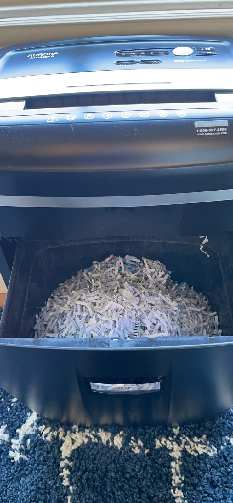Aurora Anti-Jam 20-Sheet Crosscut CD/Paper and Credit Card Shredder, 7-Gallon pullout Basket, 60 Minutes Continuous Run Time customer photo 2
