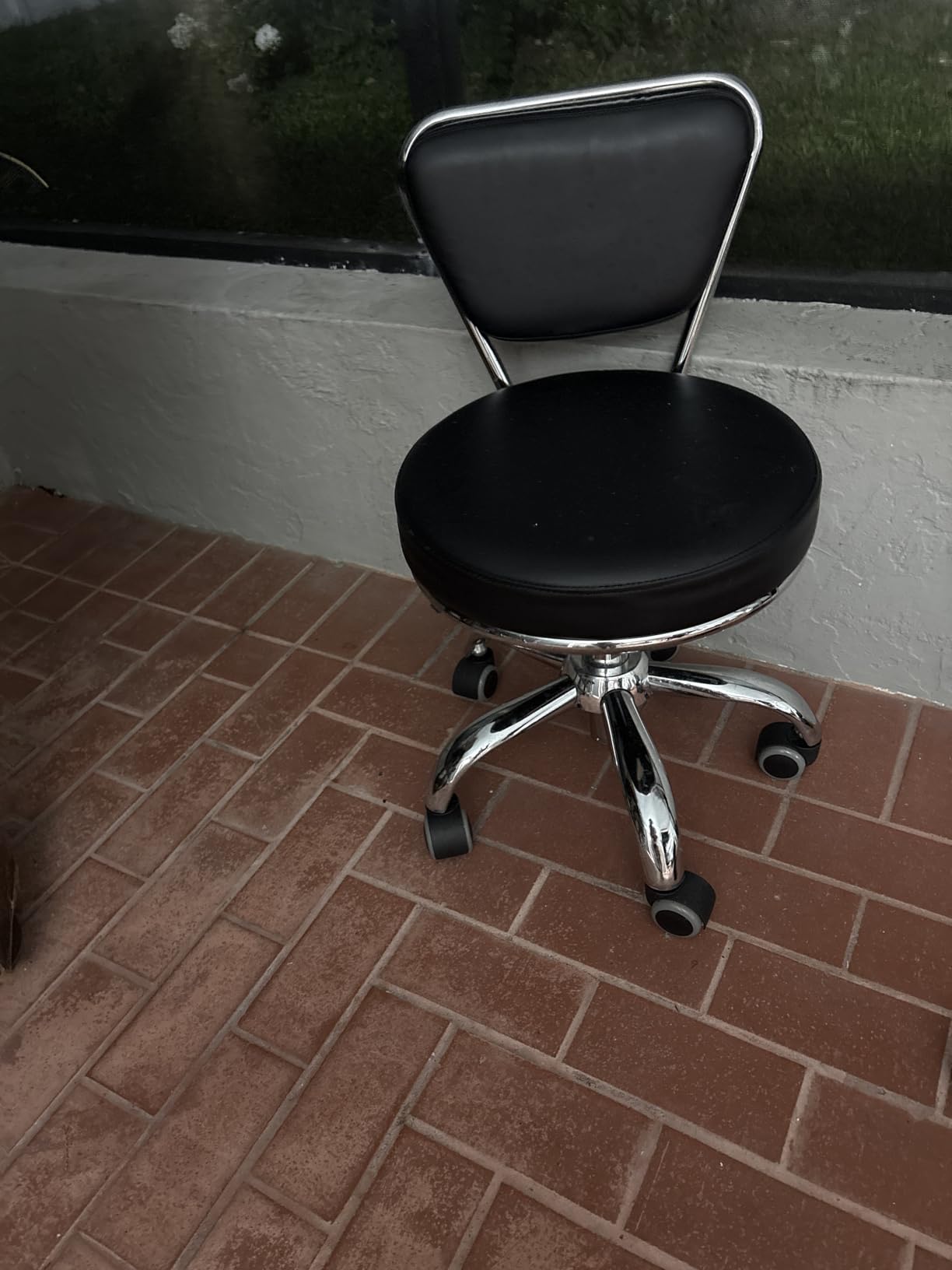 MAYAKOBA Salon Nail Pedicure Stool Pedicure Chair Dayton Black Pneumatic, Adjustable, Rolling Salon Furniture & Equipment customer photo 1