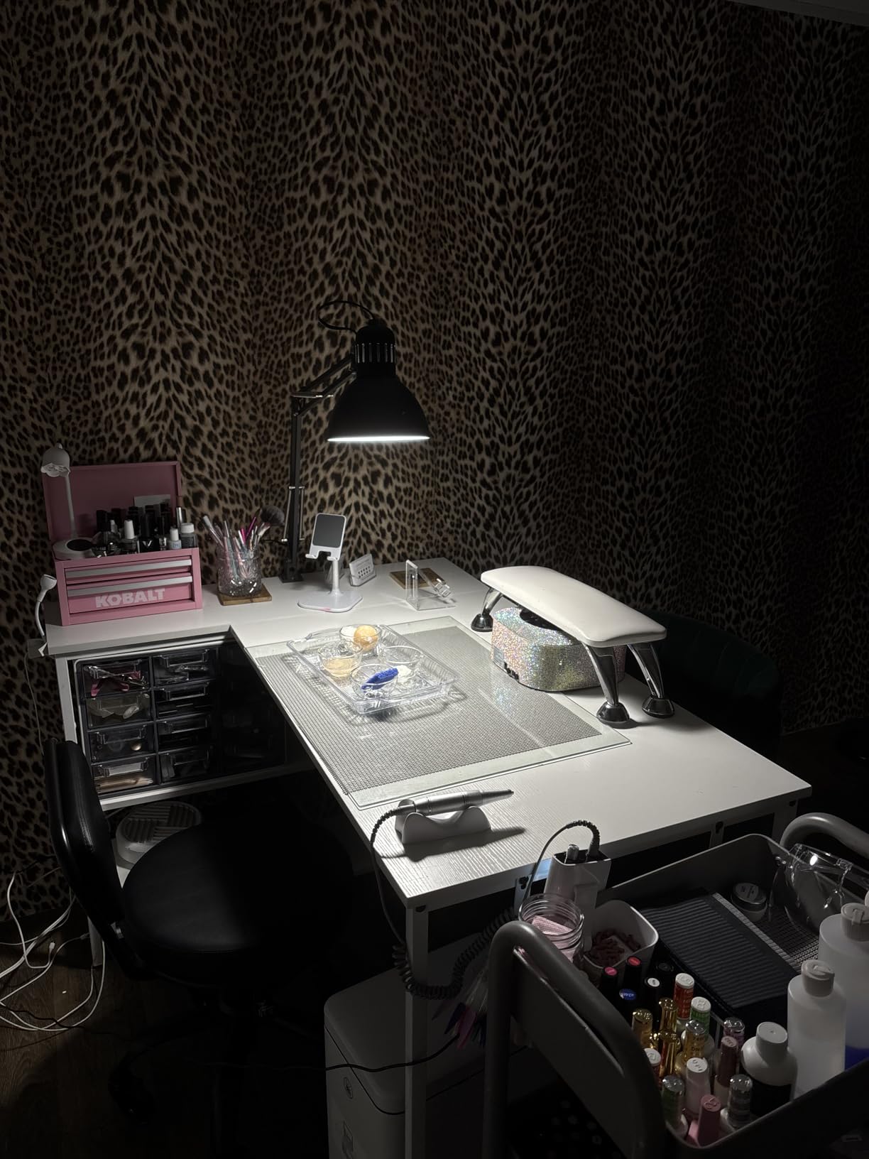 MAYAKOBA Salon Nail Pedicure Stool Pedicure Chair Dayton Black Pneumatic, Adjustable, Rolling Salon Furniture & Equipment customer photo 2