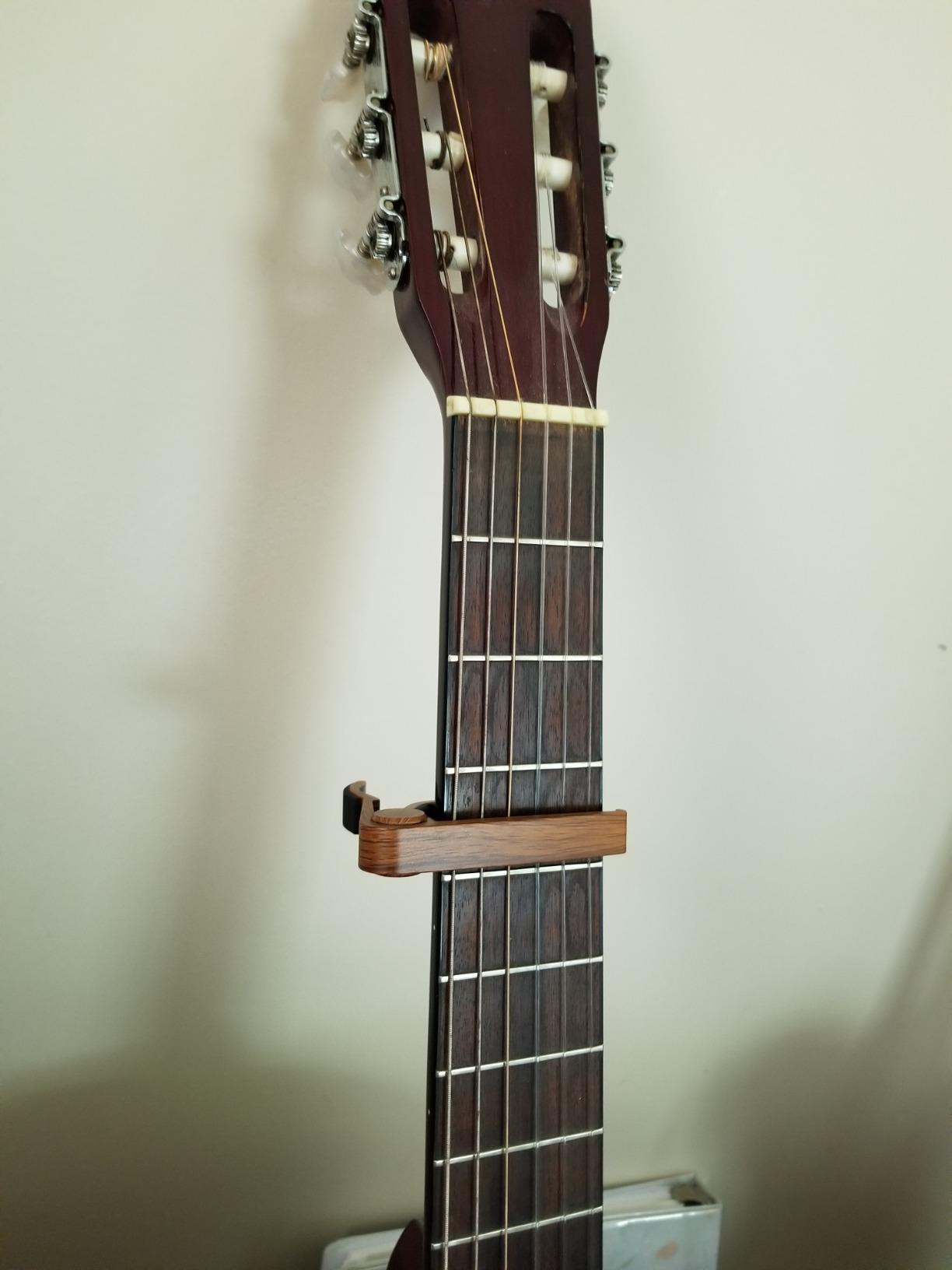 WINGO Flat Guitar Capo for Classical Guitars-Rosewood Color with 5 Picks customer photo 1