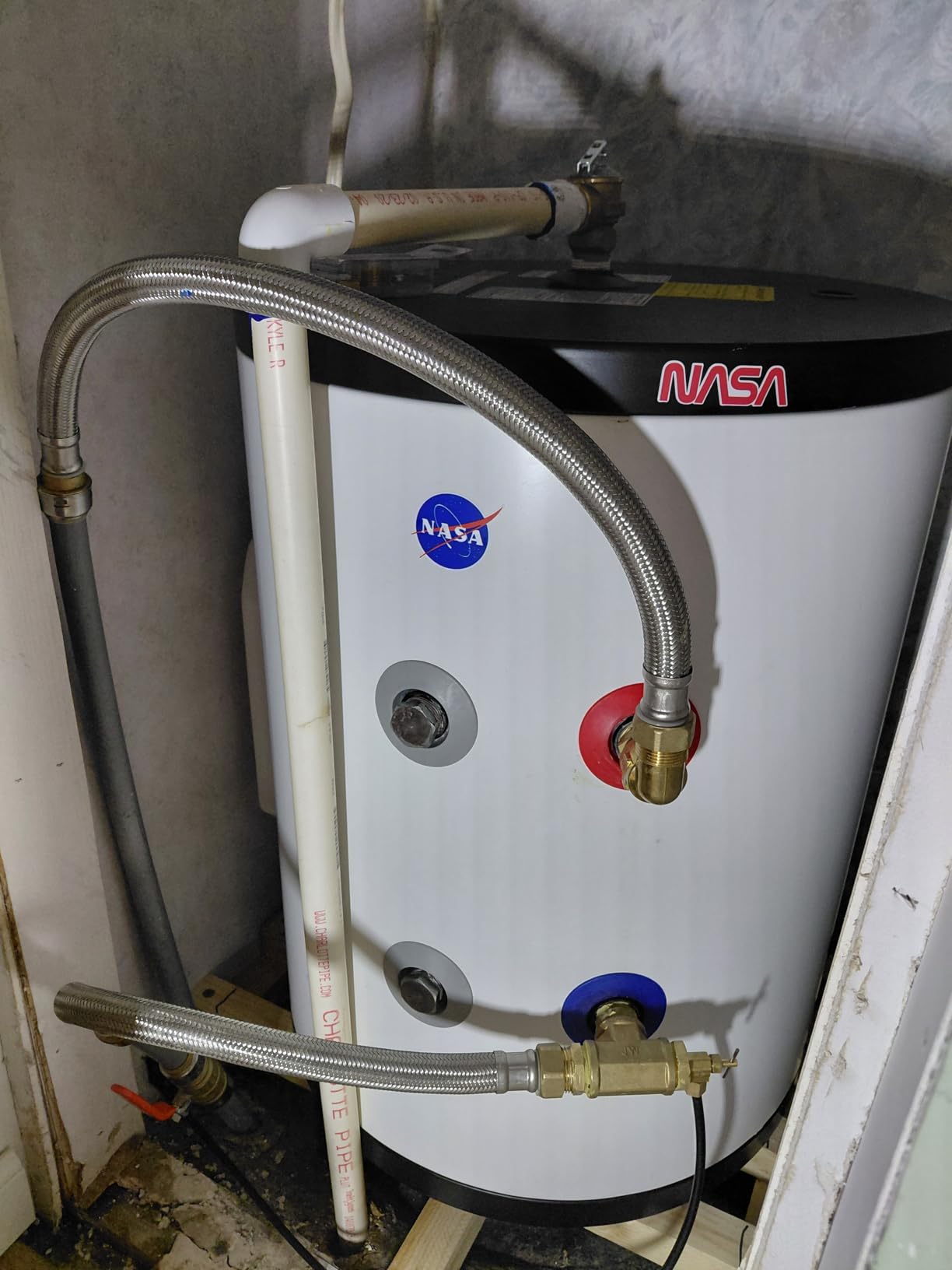 CAMPLUX Electric Hot Water Heater 6 Gallons, 120-Volt Corded 1440W Point of Use Mini-Tank Electric Water Heater, Wall or Floor Mounted, UL Listed ME60 customer photo 2