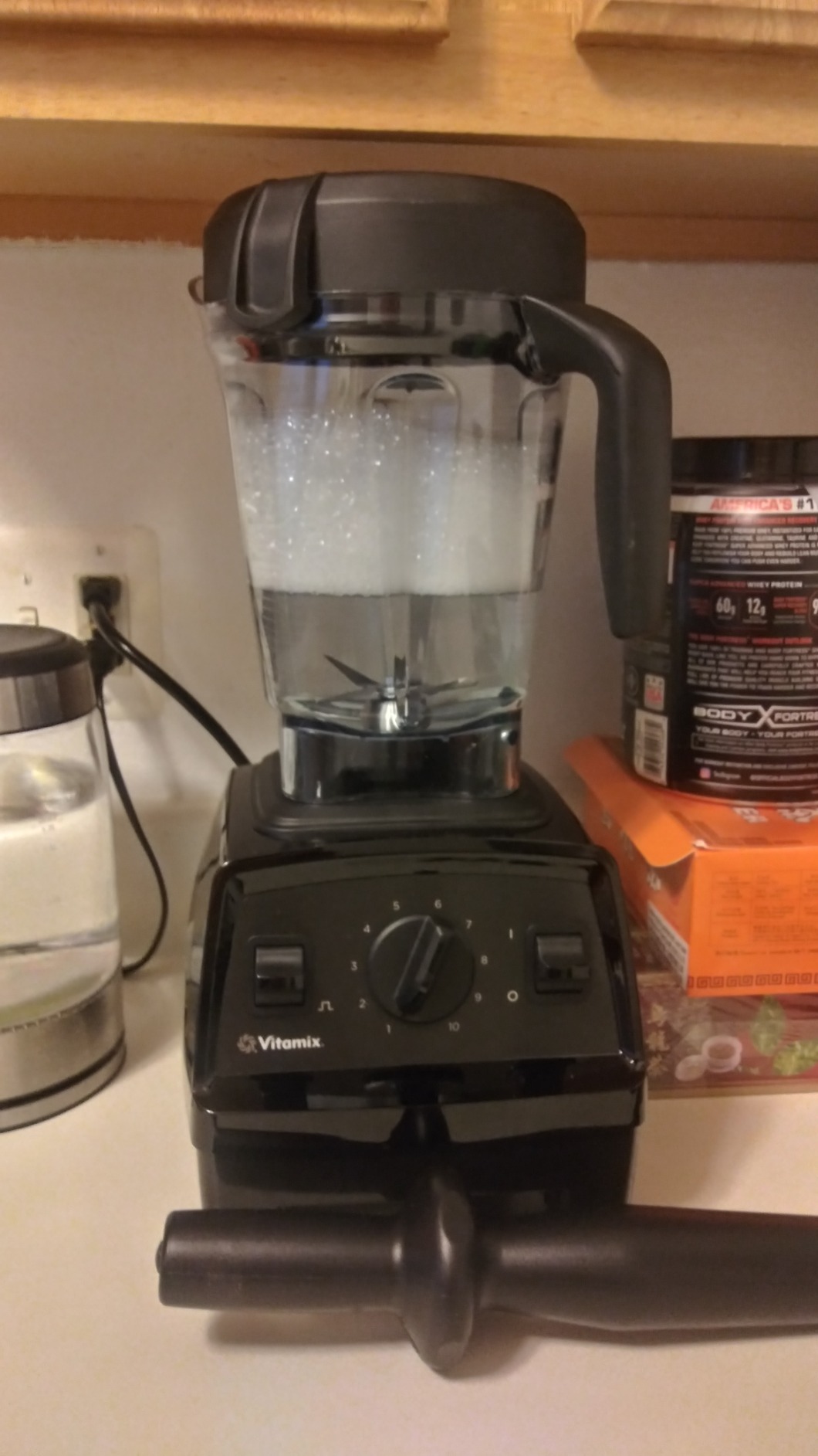 Vitamix Explorian Blender, Professional-Grade, 64 oz. Low-Profile Container, Black - 65542 (Renewed Premium) customer photo 2