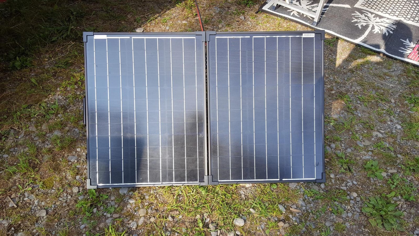 ACOPOWER 200W Portable Solar Panel Kit, Waterproof 20A Charge Controller for 12V Battery and Solar Generator for RV, Camper Trailer& Marine Black customer photo 1