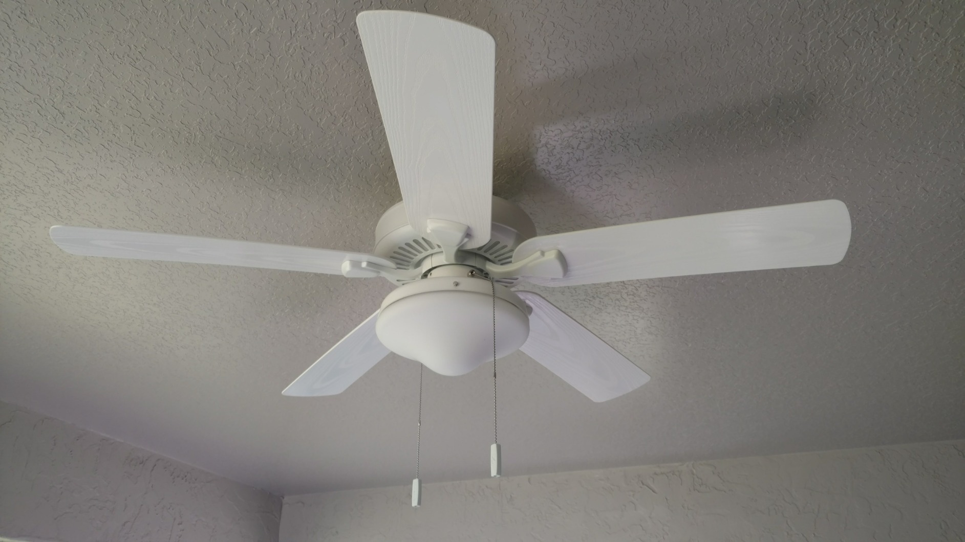 Honeywell Belmar 52 Inch Ceiling Fan With Light, Indoor/Outdoor, Pull Chain, LED Tri-Mount 5 Blade Design, ETL Damp Rated, White customer photo 2