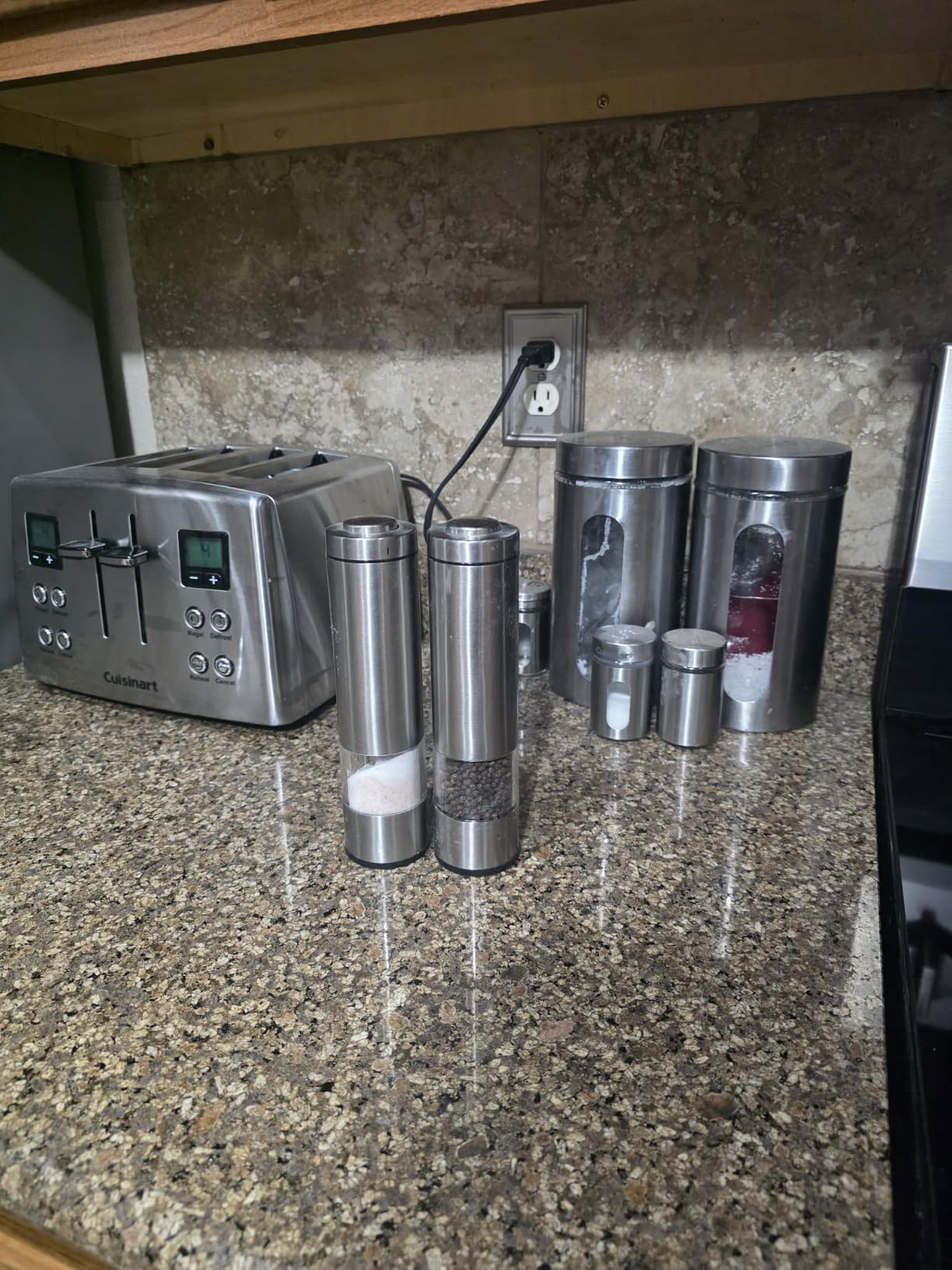 Urban Noon Electric Salt or Pepper Grinder (1 Mill, 8.1