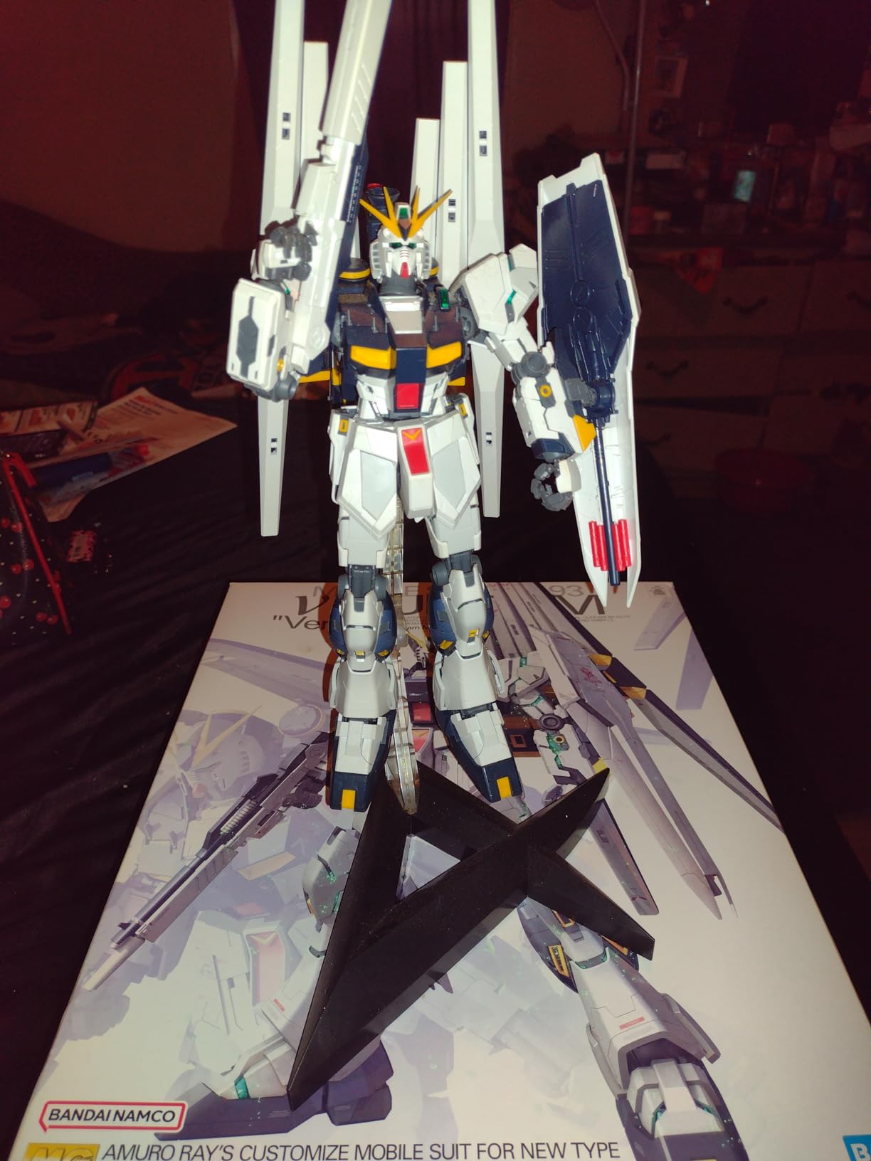 Bandai 5055454 Rx-93 Nu Gundam (Ver. Ka) MG Model Kit, from Char's Counterattack, White/Black customer photo 2