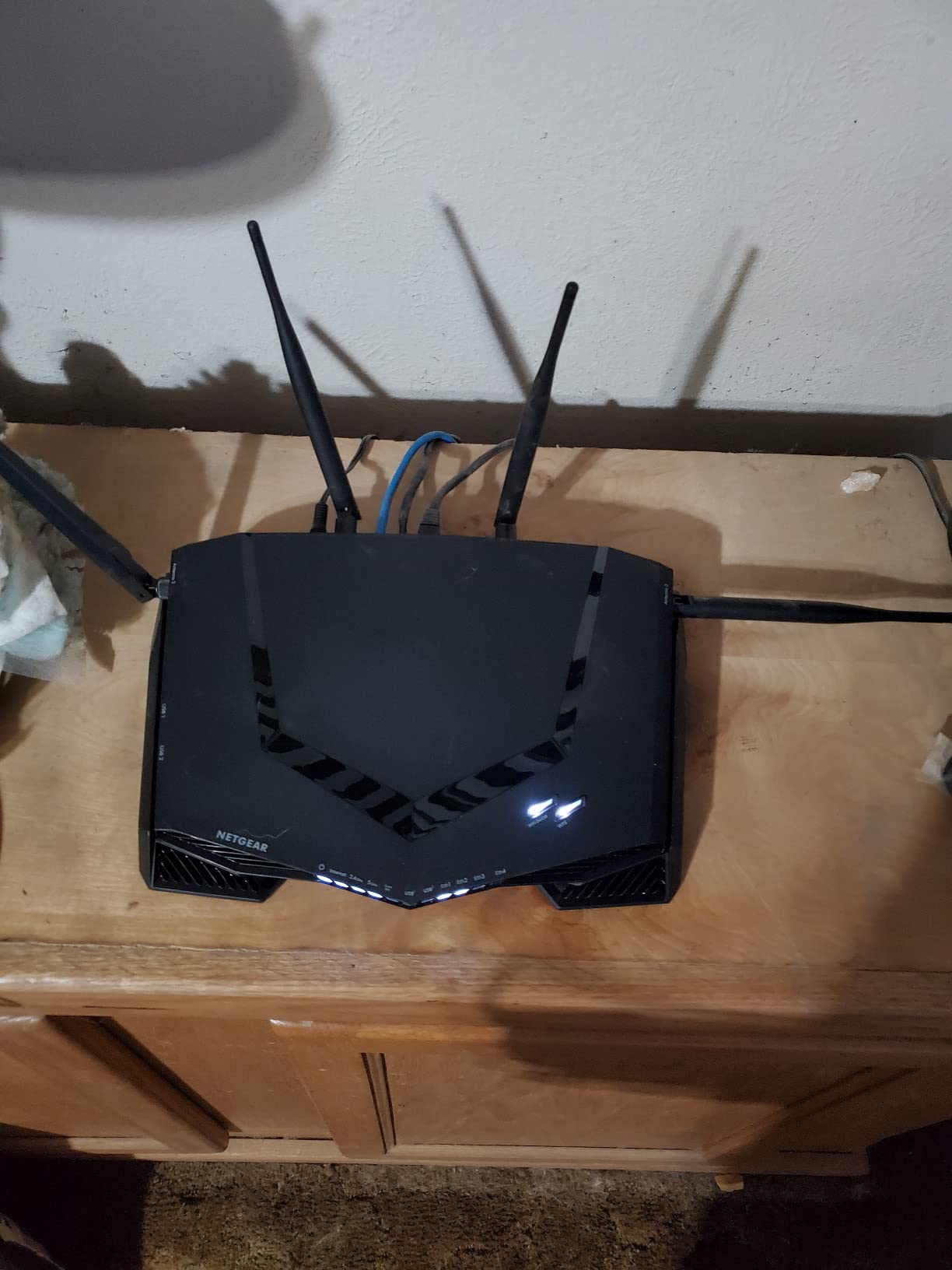 NETGEAR Nighthawk Pro Gaming XR500 WiFi Router with 4 Ethernet Ports and Wireless speeds up to 2.6 Gbps, AC2600, Optimized for Low ping (Renewed) customer photo 1