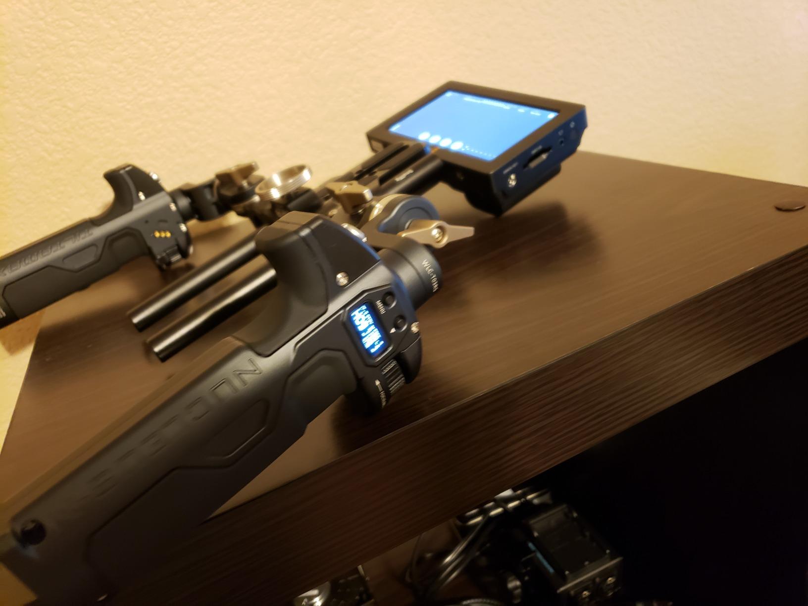 Nucleus-M Wireless FIZ Lens Control System | Dual Hand Grips | FIZ Hand Unit | Two Motors | 1000ft Range | Run Stop Support | 0.8M Gear Compatibility | WLC-T03 customer photo 1