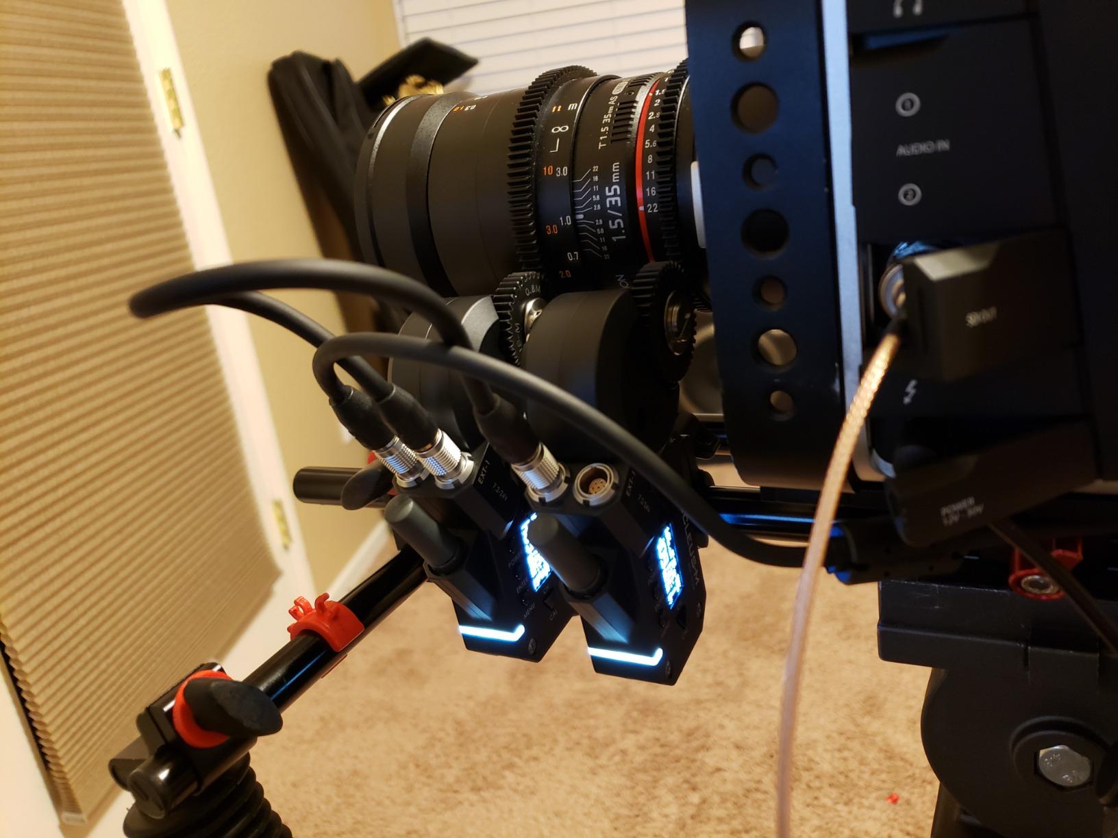 Nucleus-M Wireless FIZ Lens Control System | Dual Hand Grips | FIZ Hand Unit | Two Motors | 1000ft Range | Run Stop Support | 0.8M Gear Compatibility | WLC-T03 customer photo 2