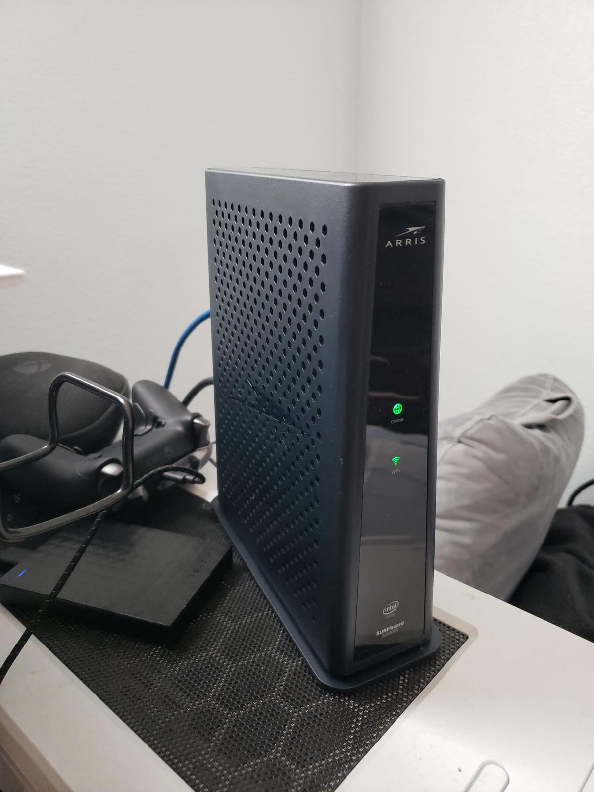 ARRIS (SBG8300) - Cable Modem Router Combo - Fast DOCSIS 3.1 Gigabit & AC2350 WiFi ,Comcast Xfinity, Cox, Spectrum & more, 1 Gbps Max Internet Speeds , 4 OFDM Channels customer photo 2