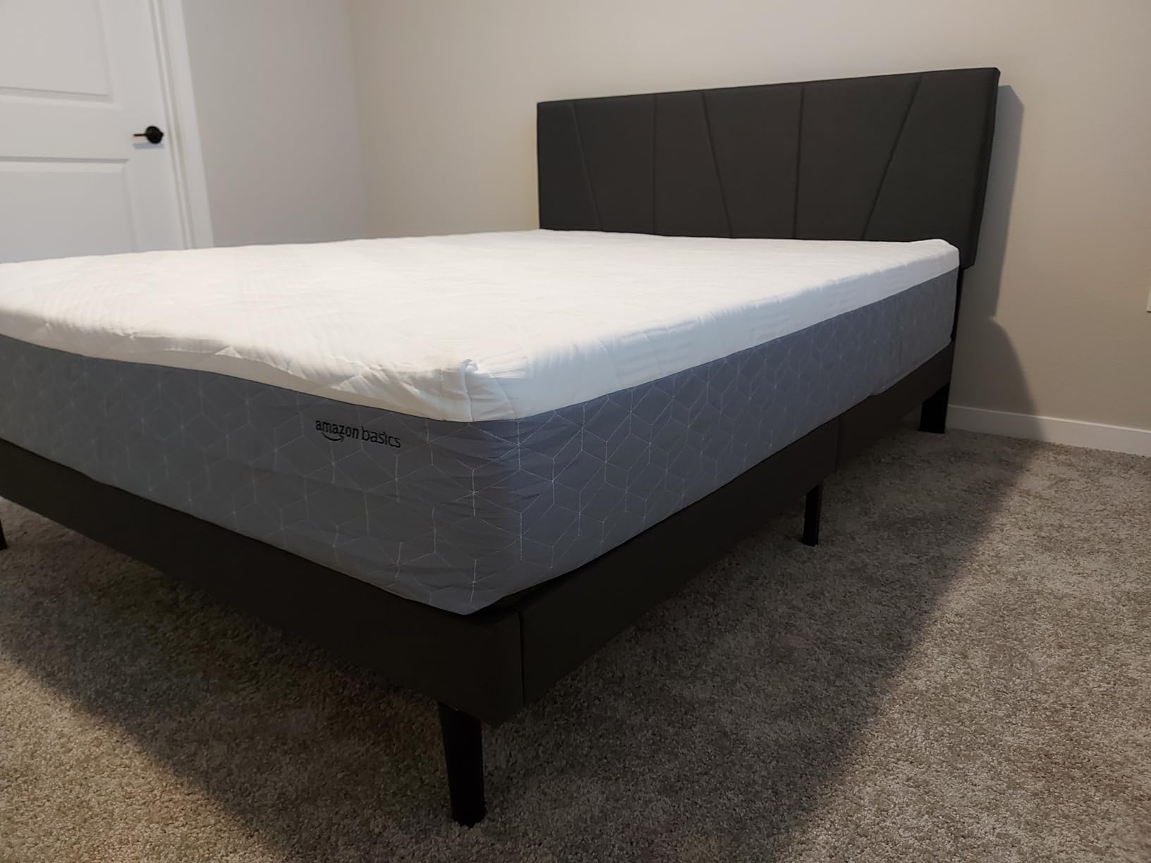 Amazon Basics Medium-Firm Memory Foam Mattress, Cooling Gel, Breathable, CertiPUR-US Certified Foam, Queen Size, 80 x 60 x 12 inches, White/Gray customer photo 1
