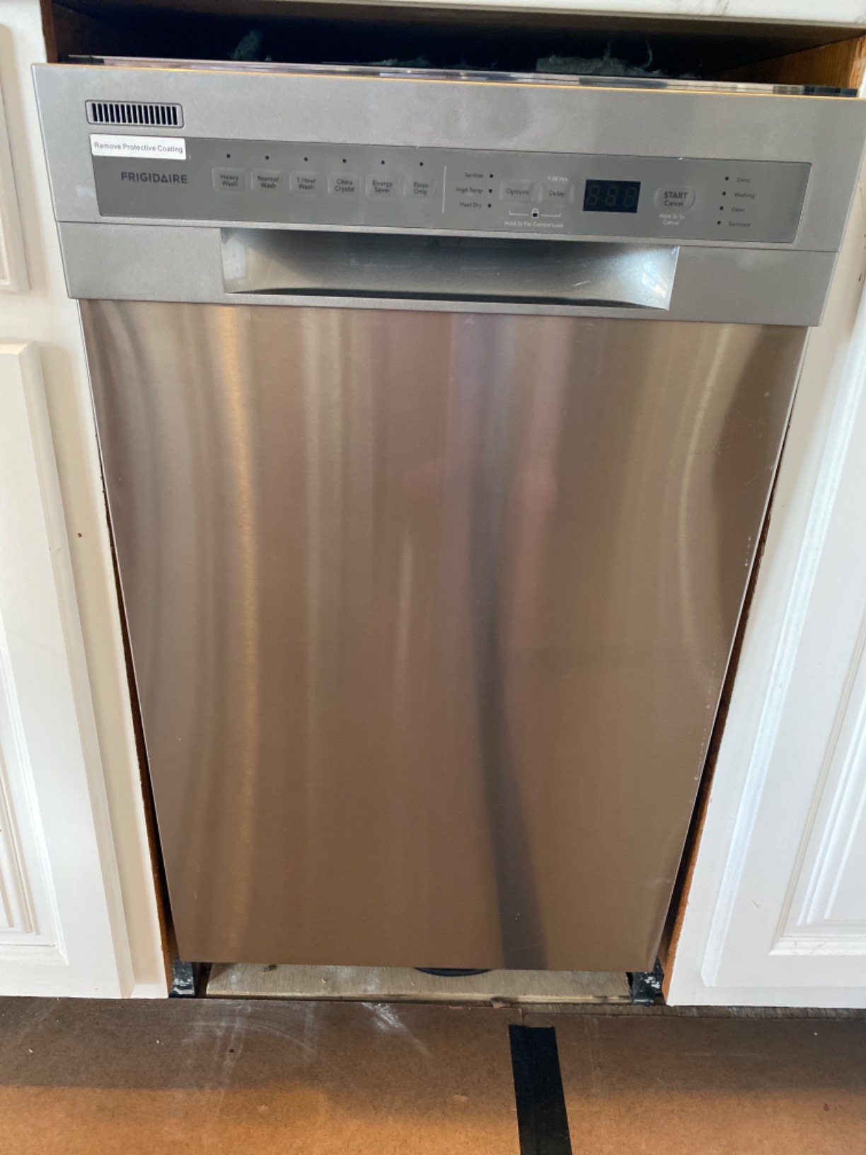 Frigidaire 18 in. ADA Compact Front Control Dishwasher in Black with Dual Spray Arms, 52 dBA, includes room-of-choice delivery customer photo 2