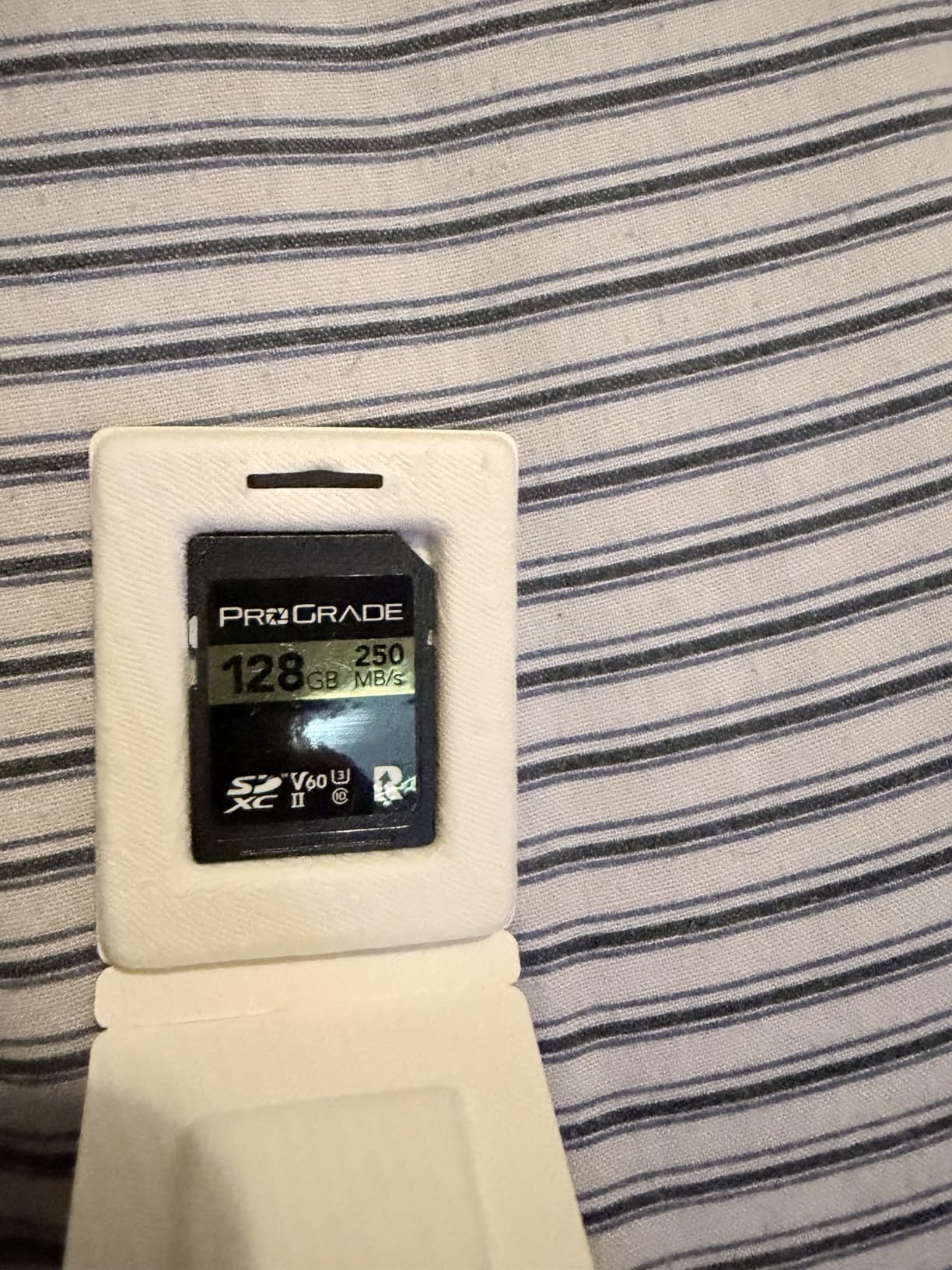 ProGrade Digital SDXC UHS-II V60 Gold Memory Card (128GB), Read Up To 250MB/s, Write Up To 100MB/s customer photo 1