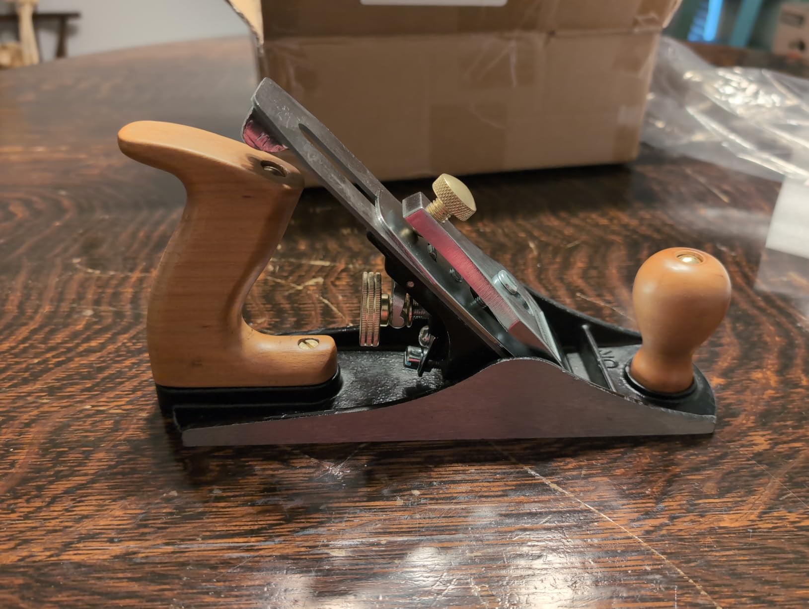 Amazon Basics No.4 Adjustable Precision Smoothing Bench Hand Plane with 2-Inch Blade and Wooden Handles for Woodworking, Brown customer photo 1