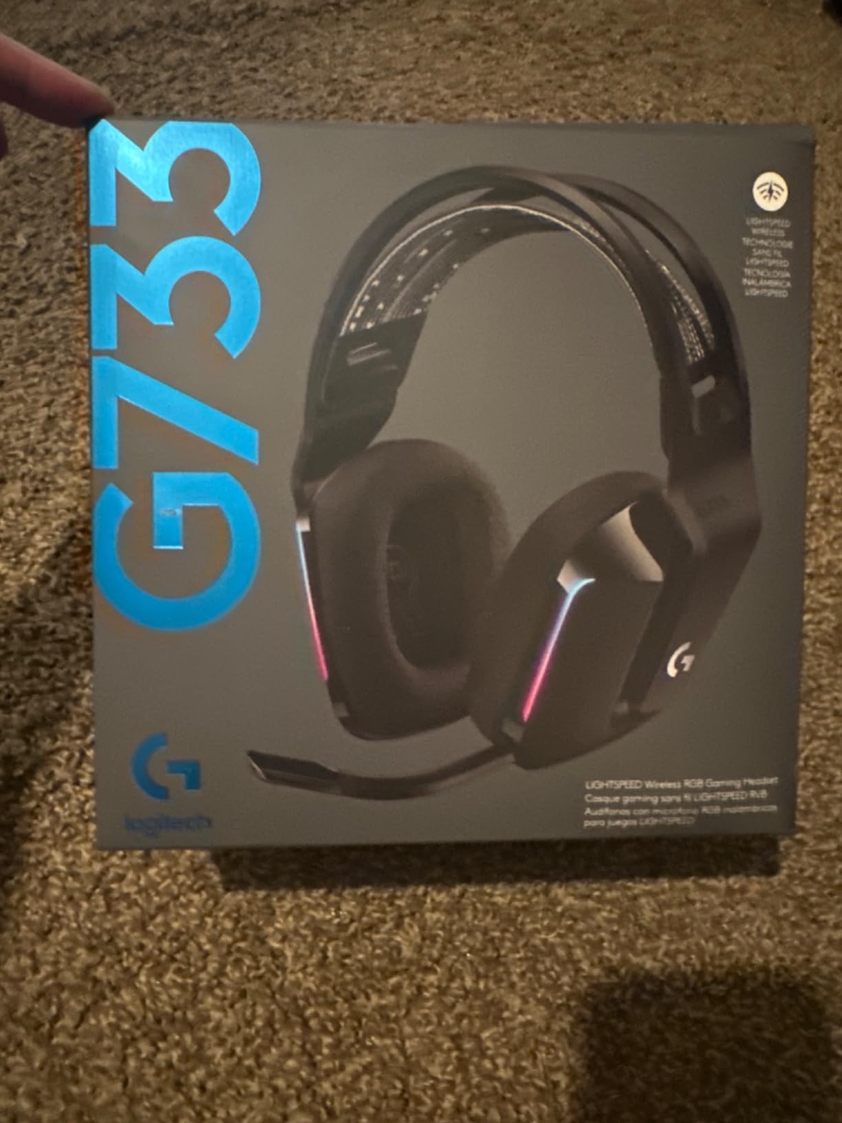 Logitech G733 Lightspeed Wireless Gaming Headset - White | Suspension headband, LIGHTSYNC RGB, Blue VO!CE mic technology, PRO-G audio drivers customer photo 1